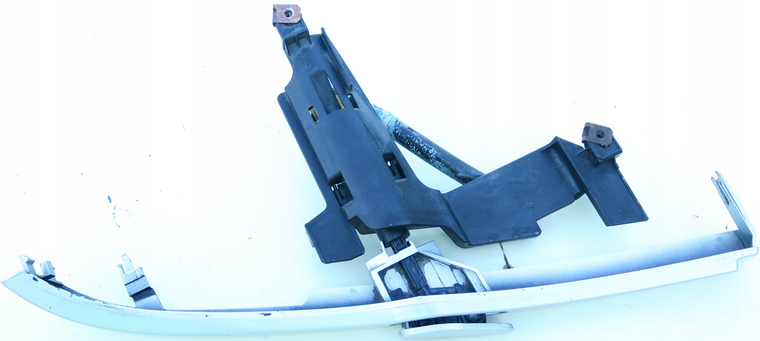 1301073018 - Омыватель лампы R BMW 3 E46 LIFT 01 - 4D универсал