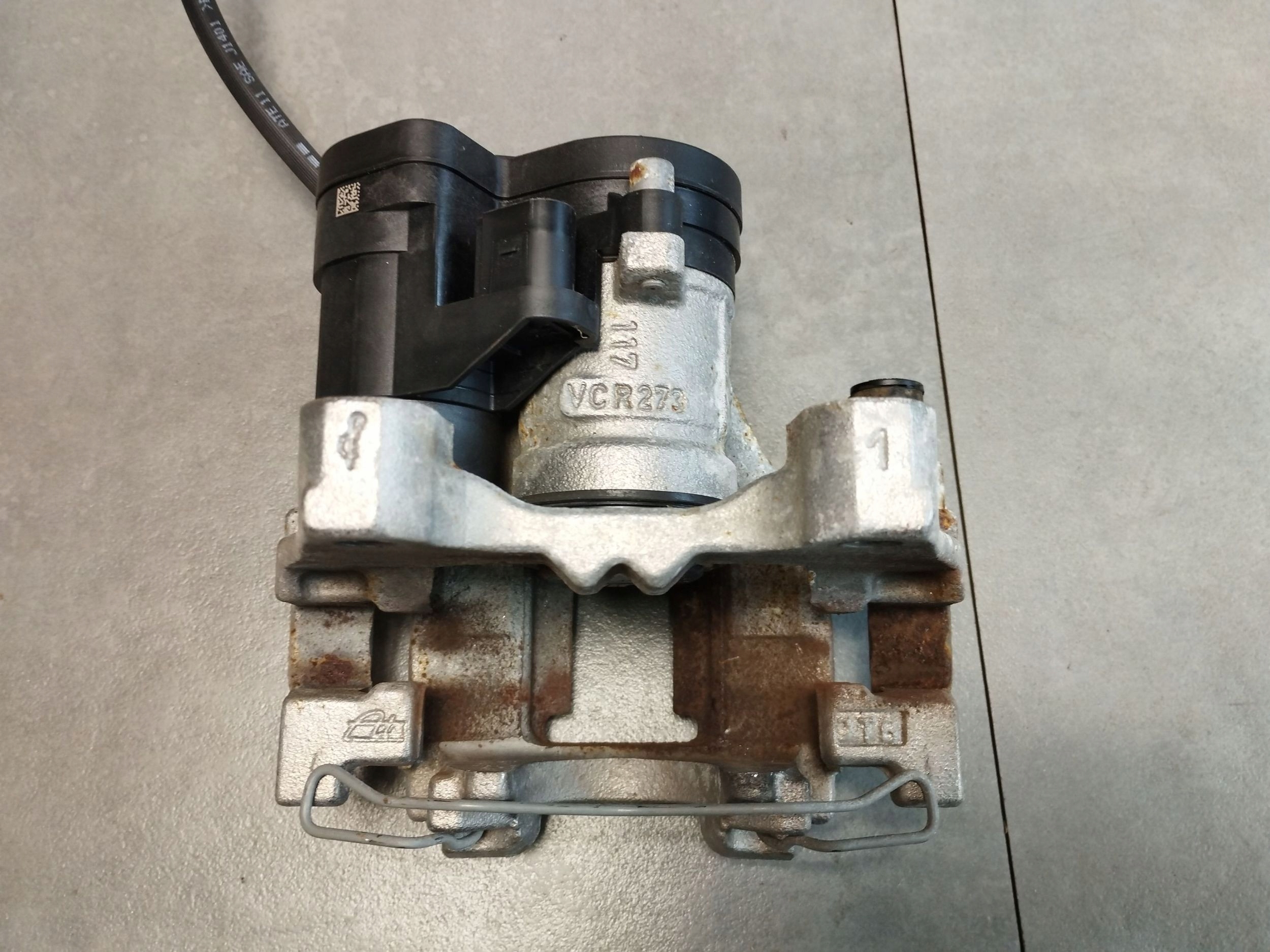 Audi Q3 F3 83A caliper left rear part 3Q0615405AA