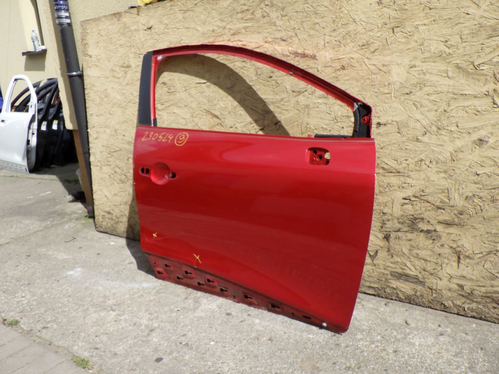 RENAULT CLIO IV 4 12- door right front rear.