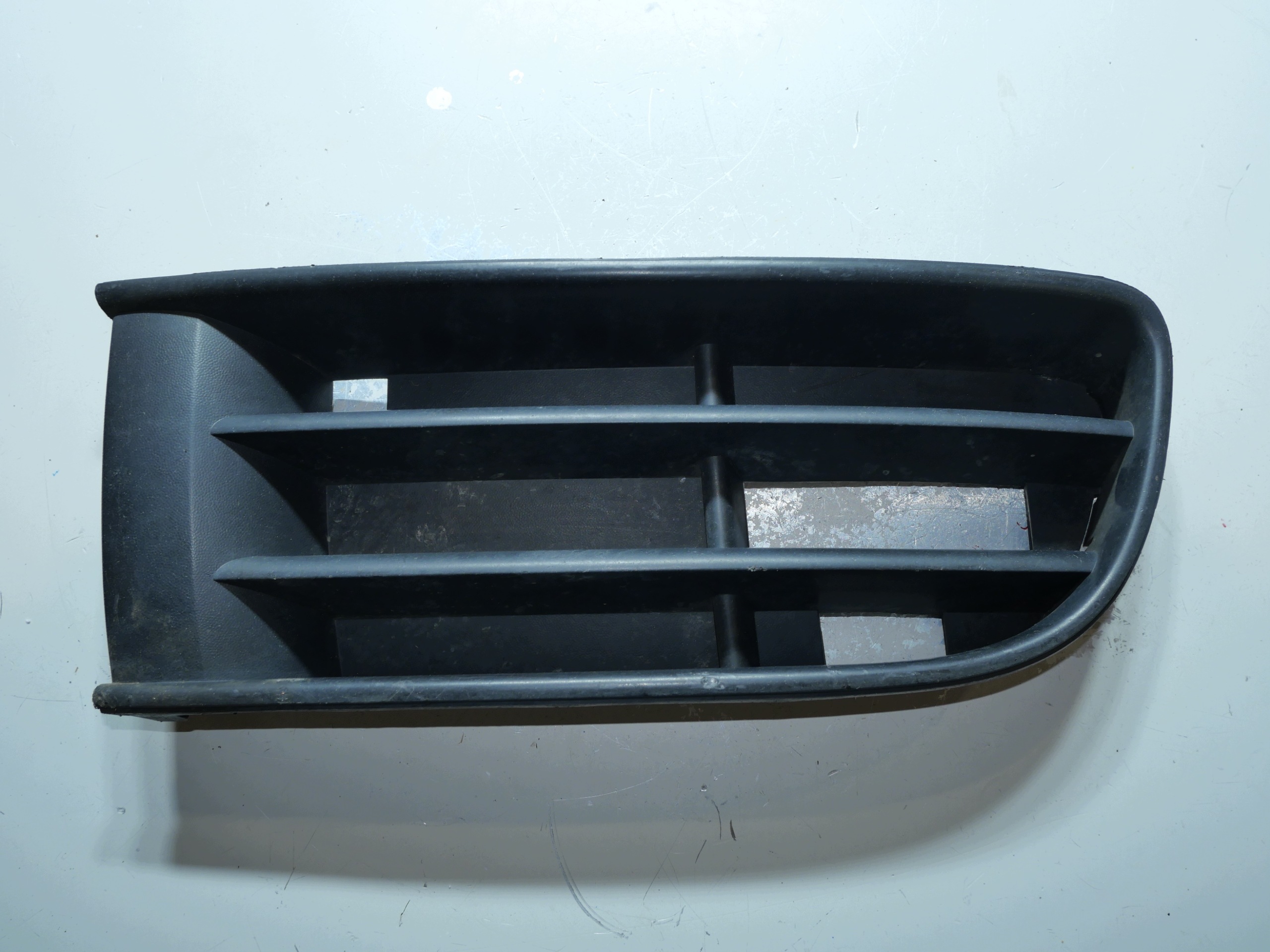 VW POLO grid of a bumper left front 6Q0853665F