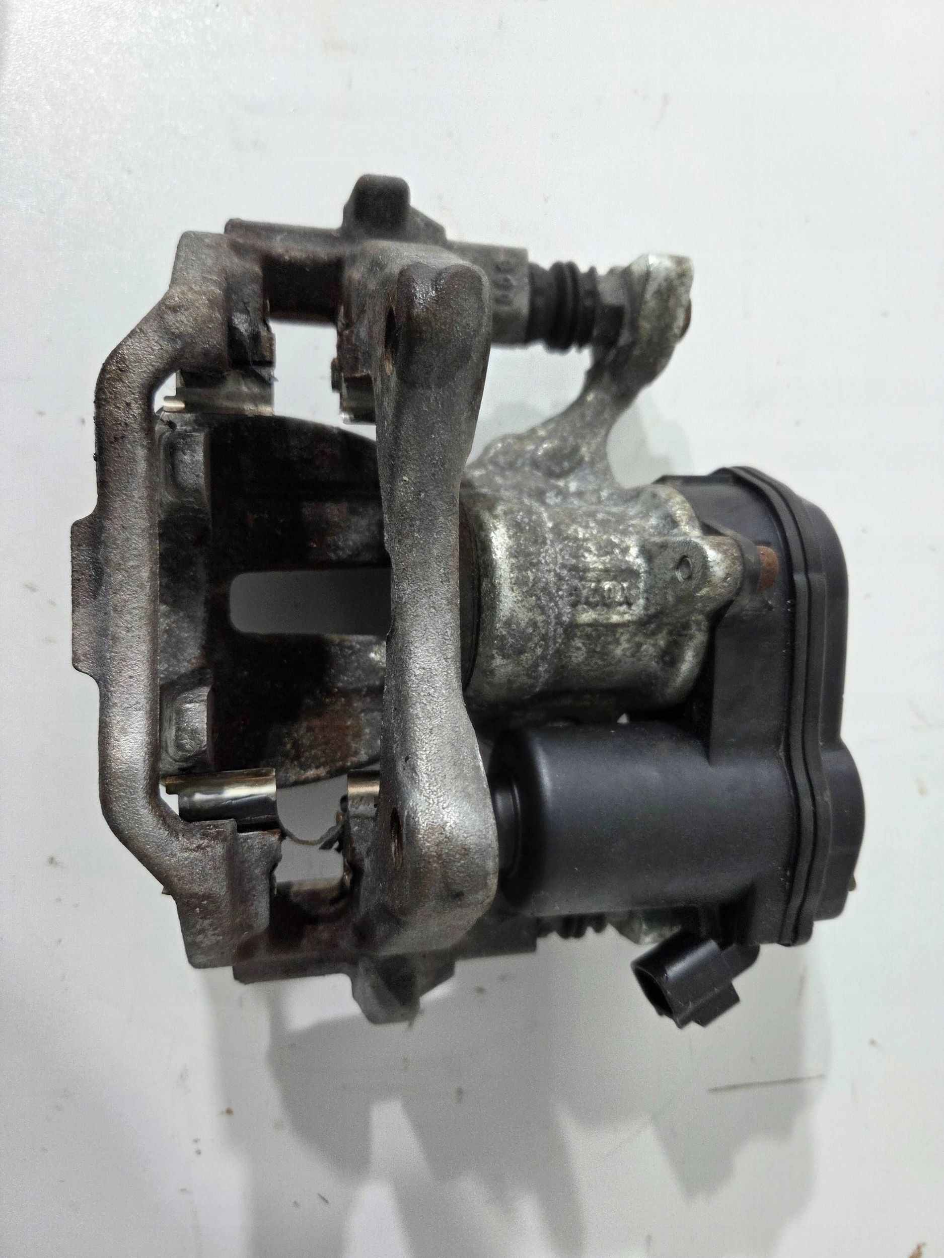 TOYOTA COROLLA E21 E210 caliper brake electrical rear rear part right (B794)