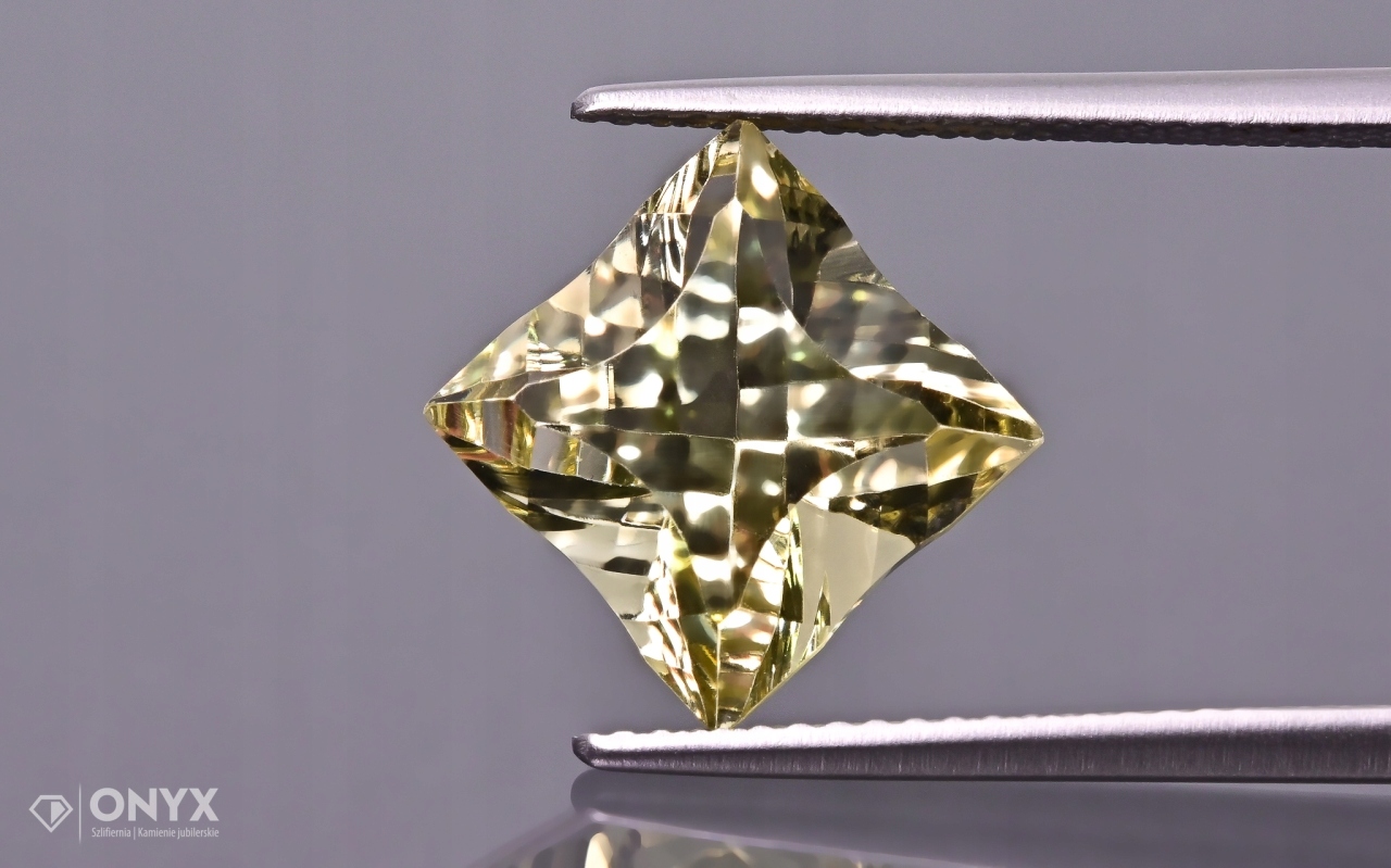 Křemen lemon fazetovaný nepravidelný 10x10 mm