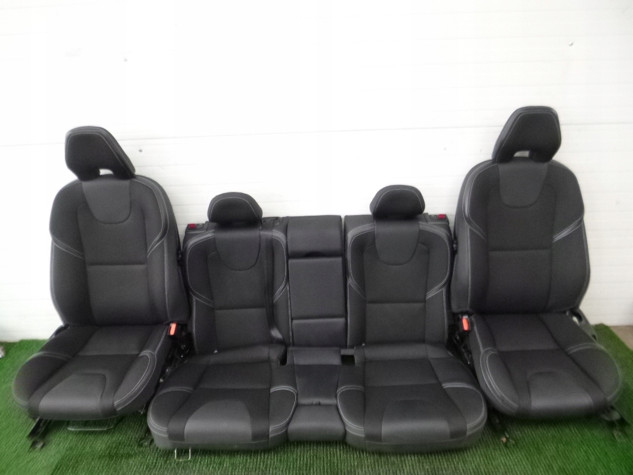 VOLVO V40 II 15-19 сидіння півсфера в зборі