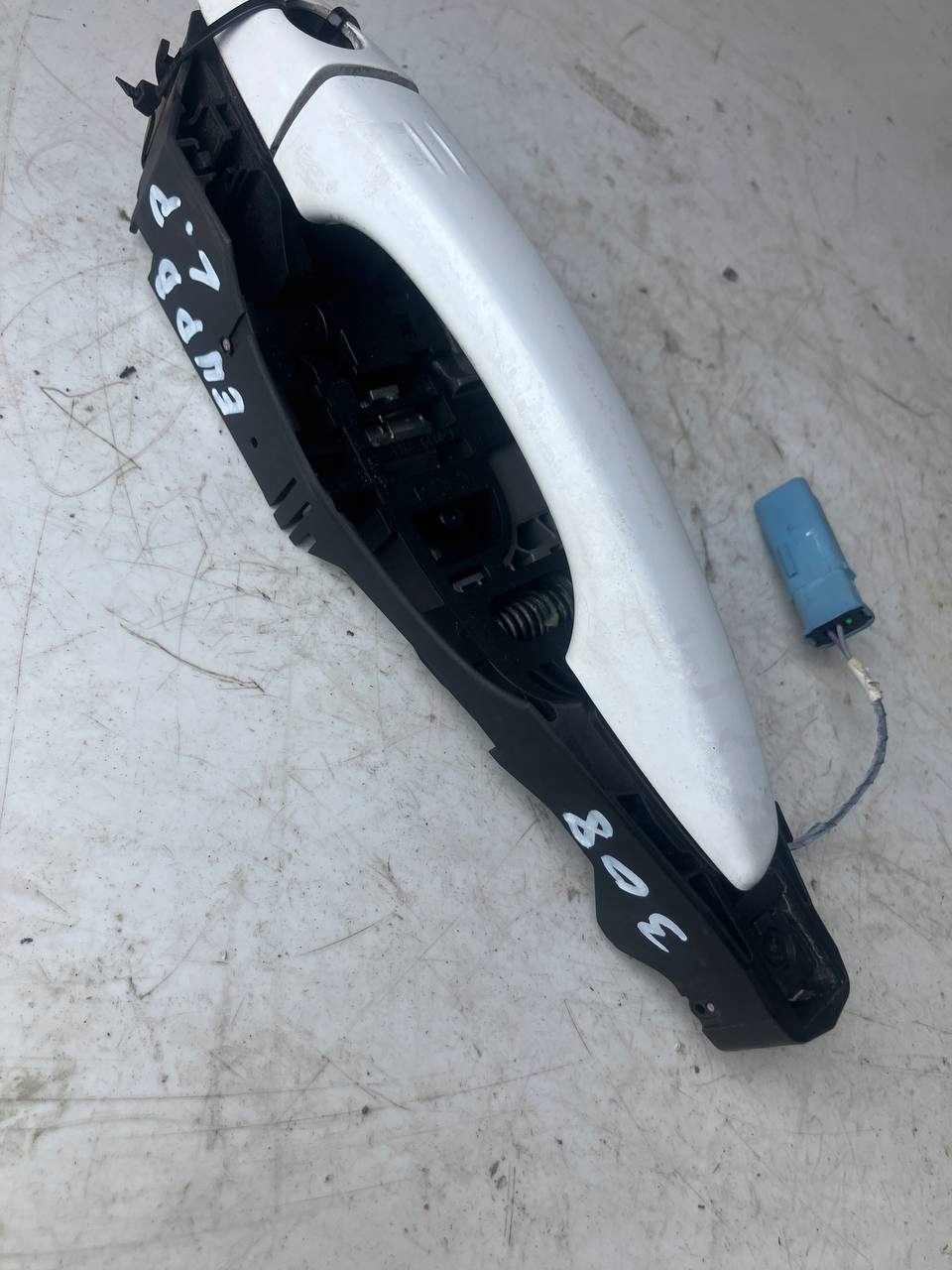 handle door left front PEUGEOT 308 T9 EWP EWPB BIALA KEYLESS