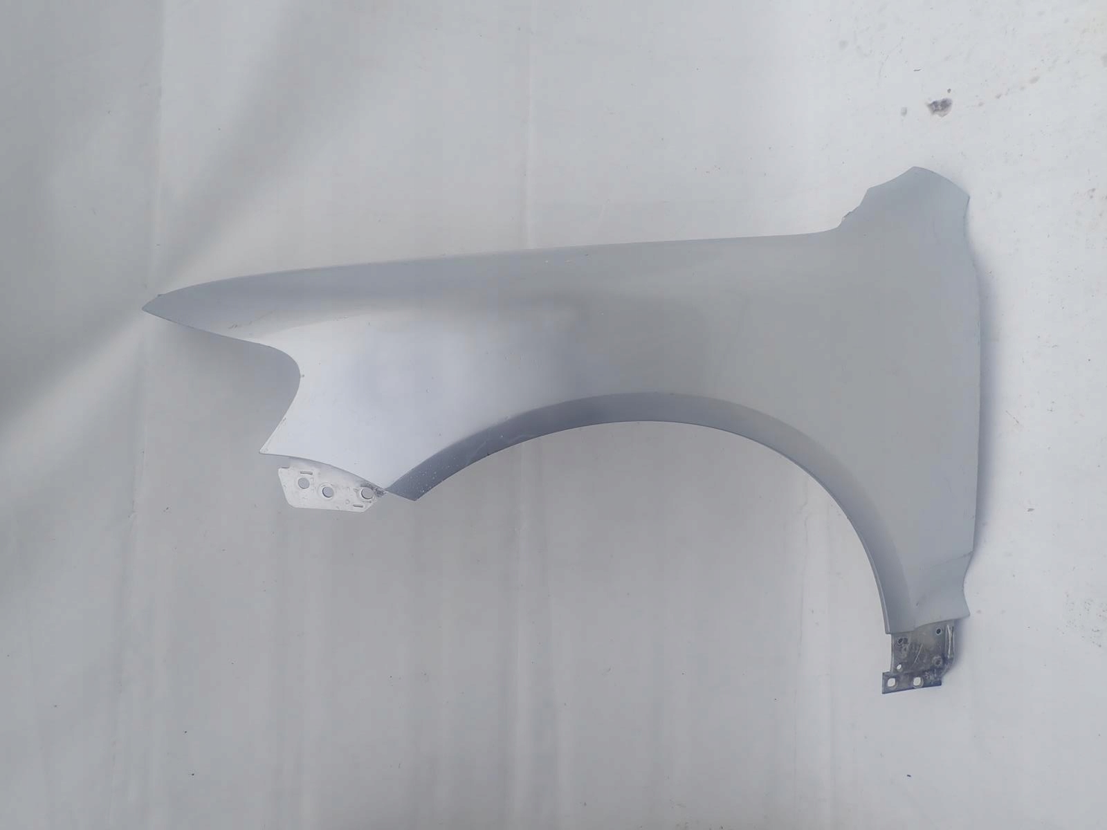 VW TOUAREG and 1 02-06 fender front front left