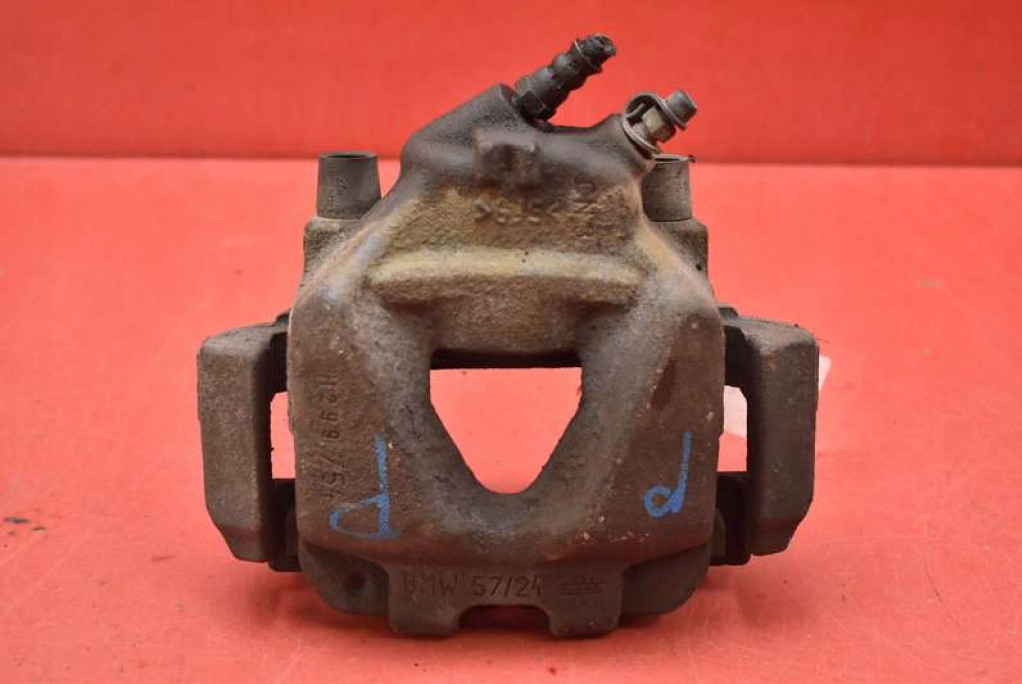 caliper brake right front BMW E90 E91 3.0xi 218 KM 4X4 04-10