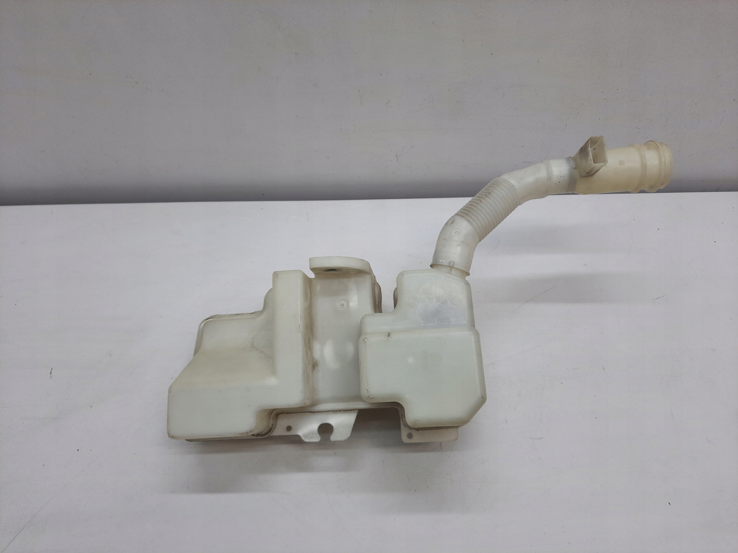 AUDI Q3 8U0 11- washer fluid tank original