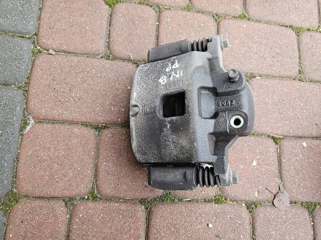 caliper front front brake jazmo right Opel Insignia B