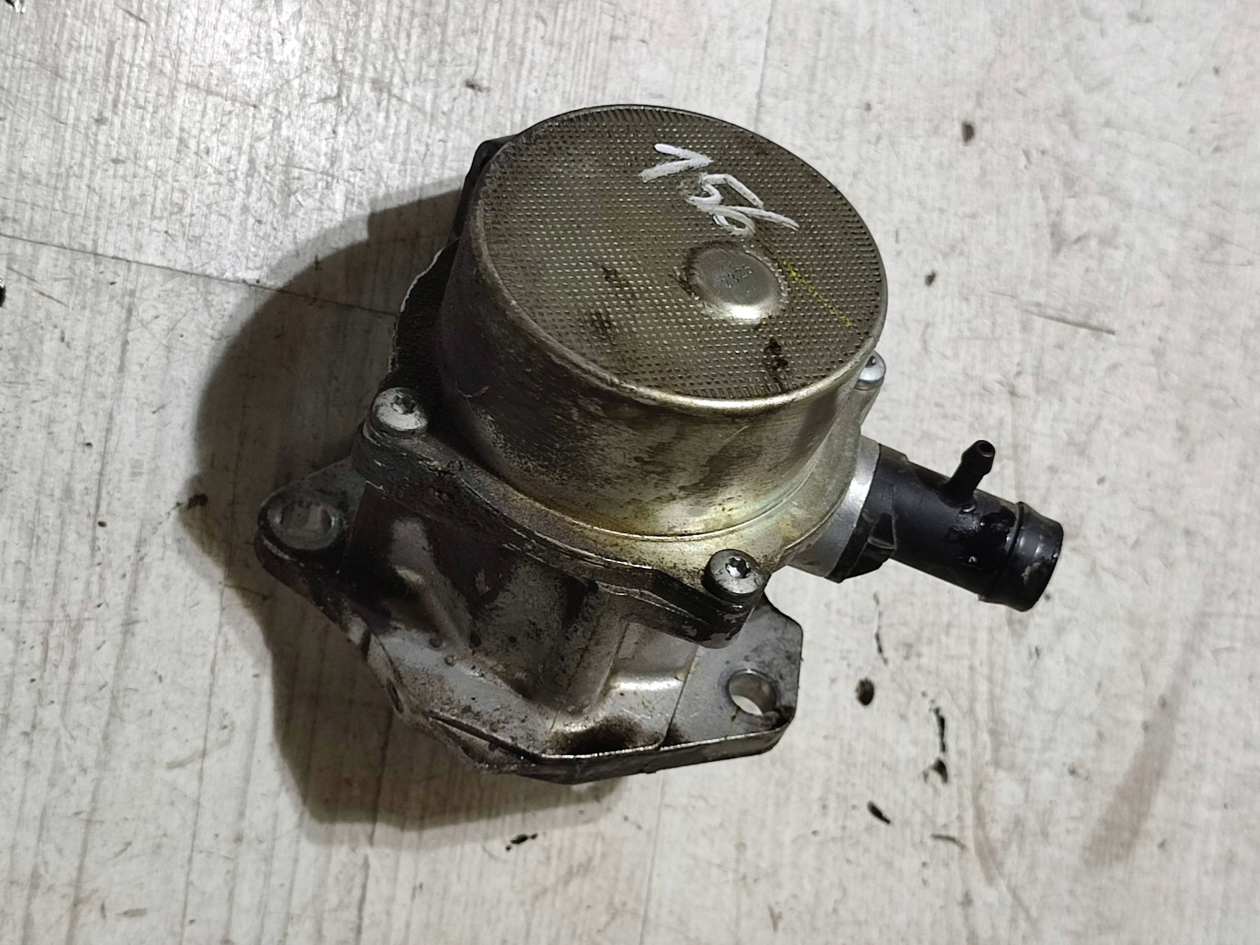 Mercedes-Benz GLA W156 2015 pump vacual / Vacum