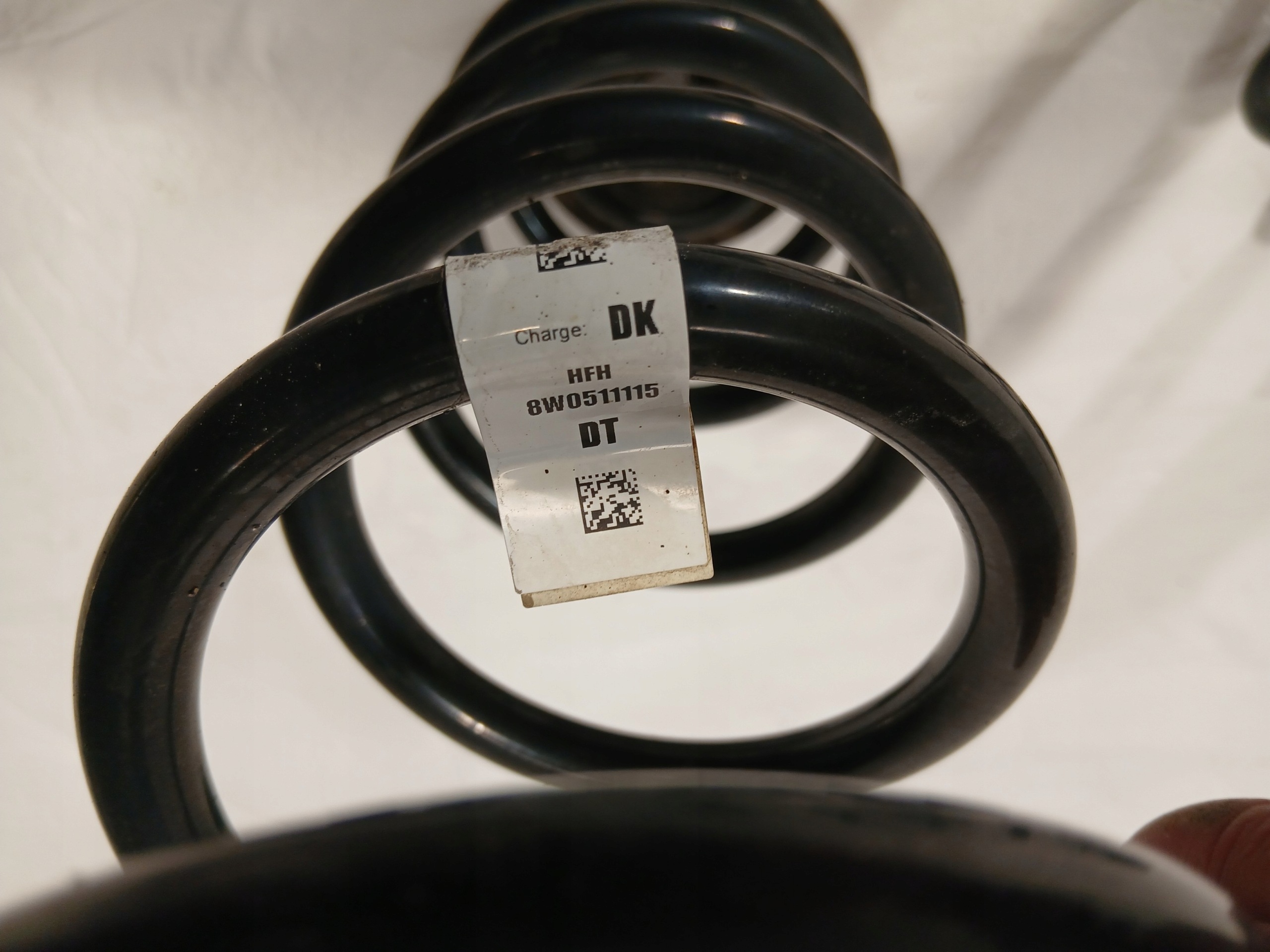 AUDI A4 B9 LIFT springs left right rear part 8W0511115