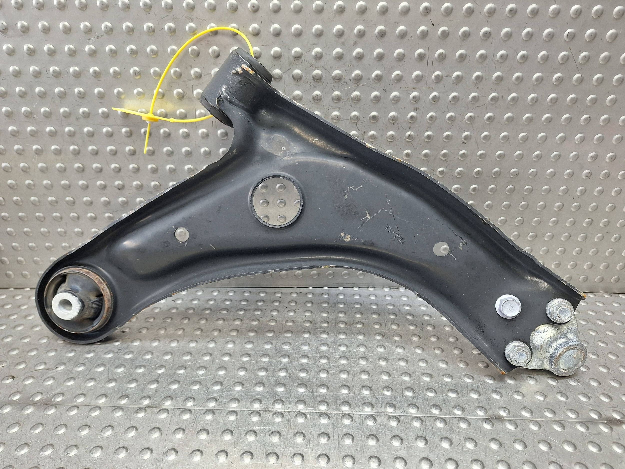 arm left front TOYOTA YARIS IV 20-26 48606K0020