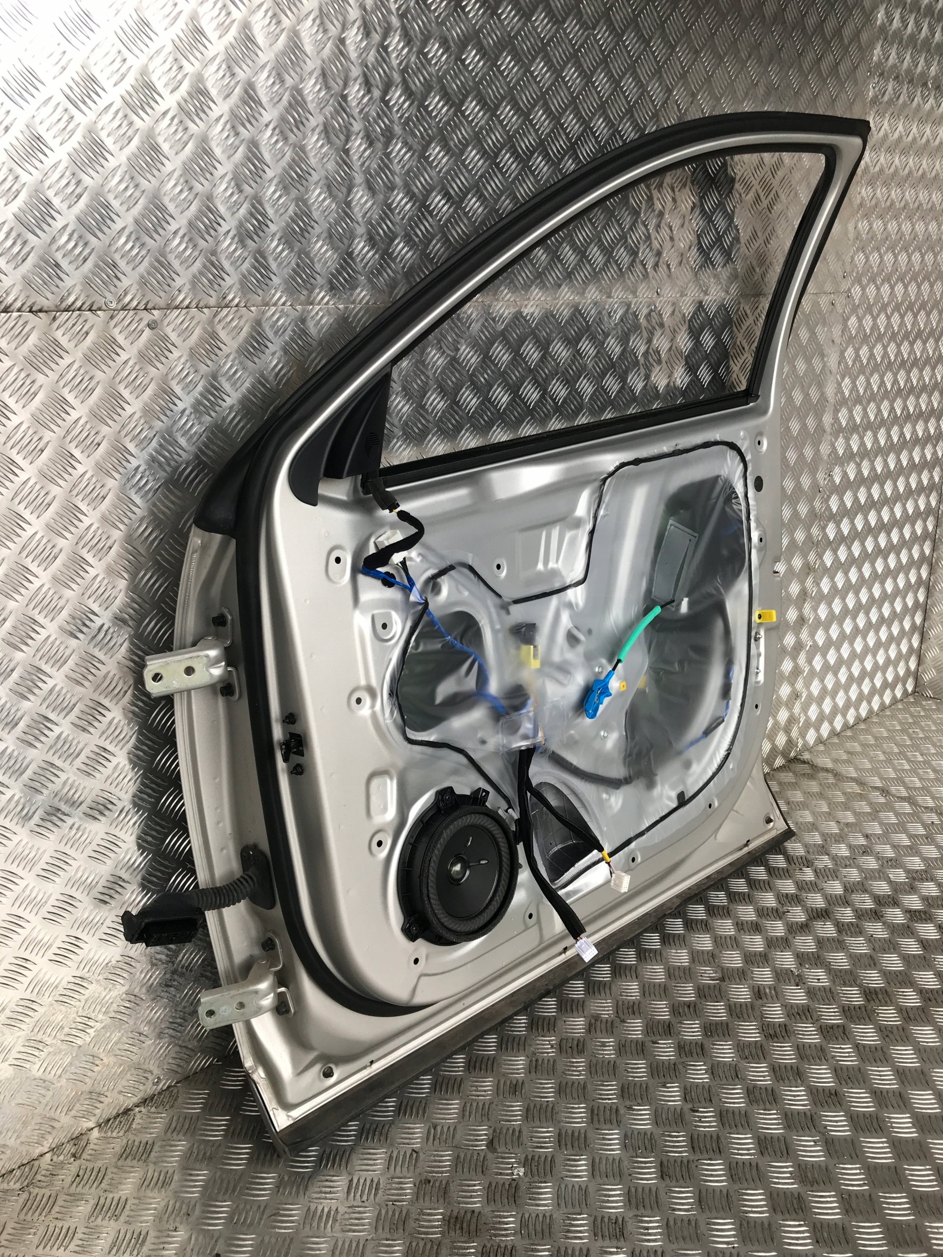 HYUNDAI IONIQ 5 DRZWI PRZEDNIE PRZÓD PRAWE KPL W3T Wersja Europejska