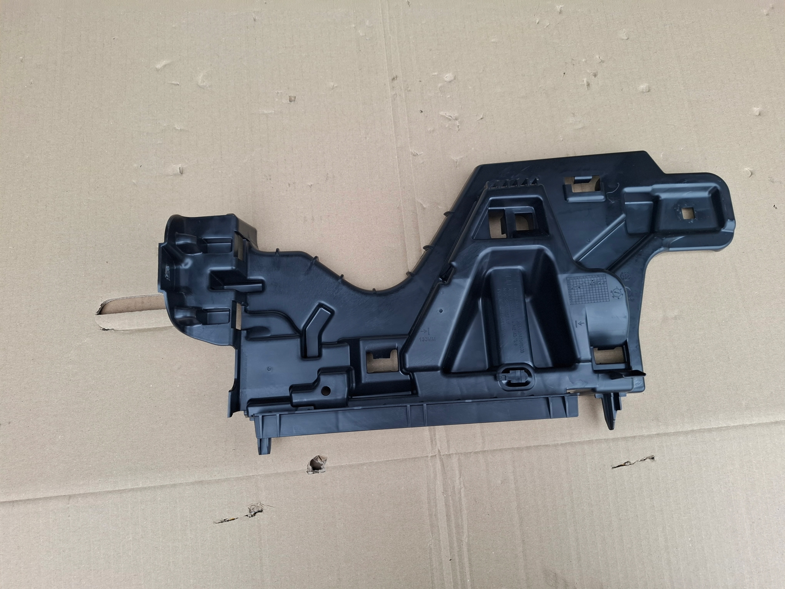 holder console left PEUGEOT 5008 III OE 9841946180