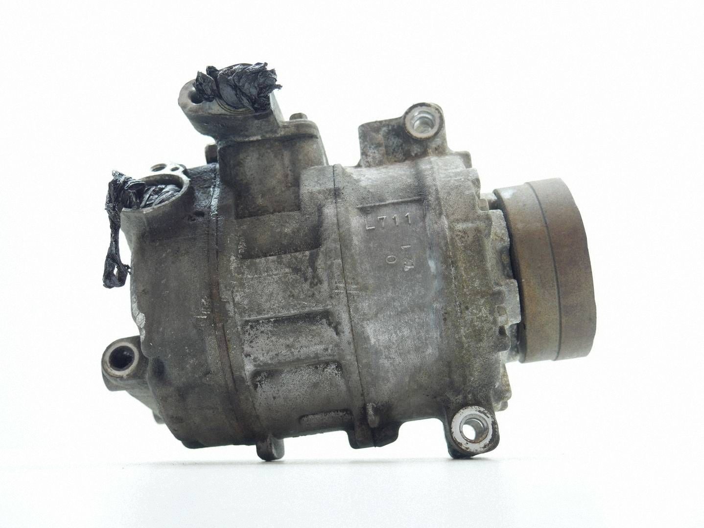 compressor compressor; of the air conditioning AUDI A6 C6 4.2 FSI 4F0260805E