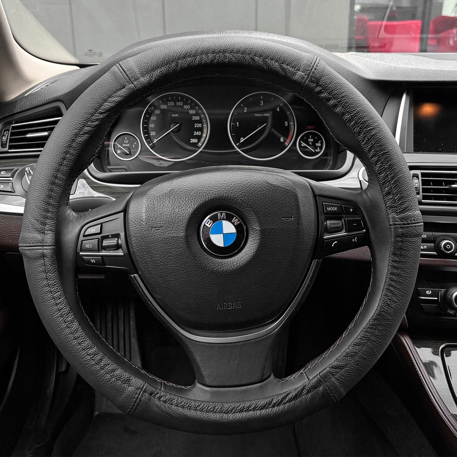 NAKŁADKA NA KIEROWNICĘ SKÓRZANY POKROWIEC SKÓRA 6 KAWAŁKÓW 35-36 CM Numer katalogowy producenta AS20156-S-CZER-CZ