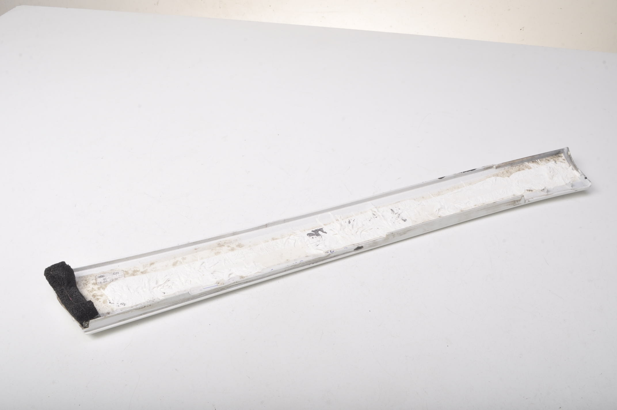 MP4 SPIDER LISTWA SZYBY PRZEDNIEJ CZOŁOWEJ PRAWA Typ samochodu Samochody osobowe