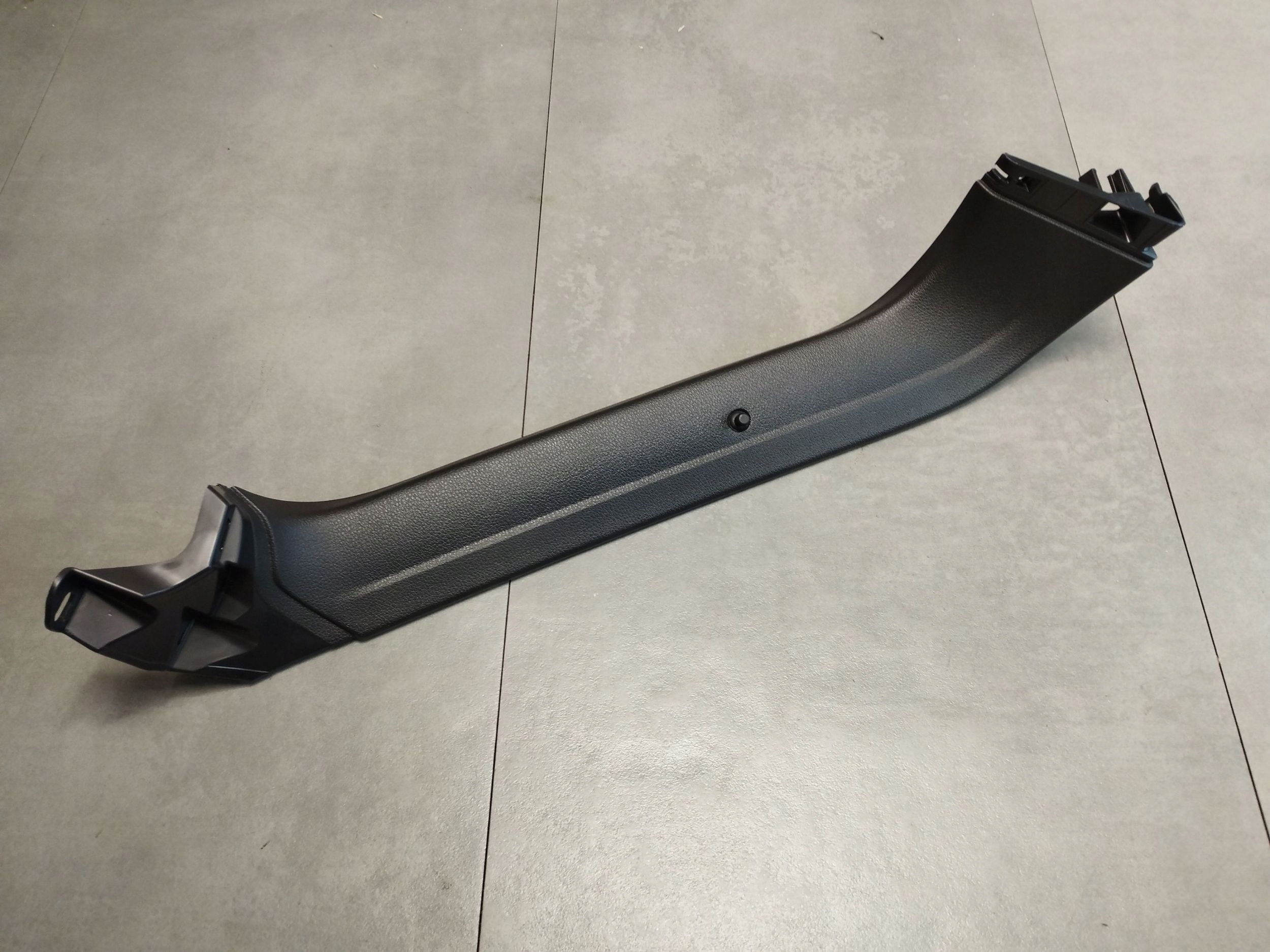 Audi Q3 F3 83A Blende Abdeckung heckklappe heck 83A867607