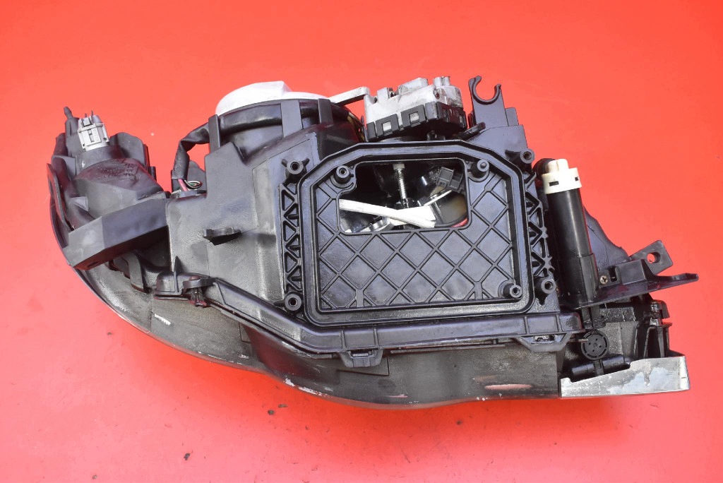 REFLEKTOR left light front XENON EU 100-20953 SUBARU LEGACY 4 IV BP 06-09