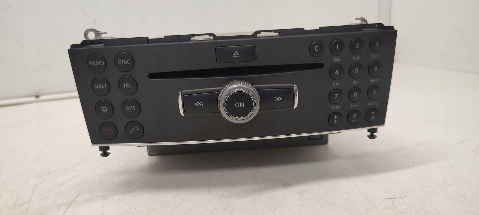 Radio fabryczne Becker Mercedes W204