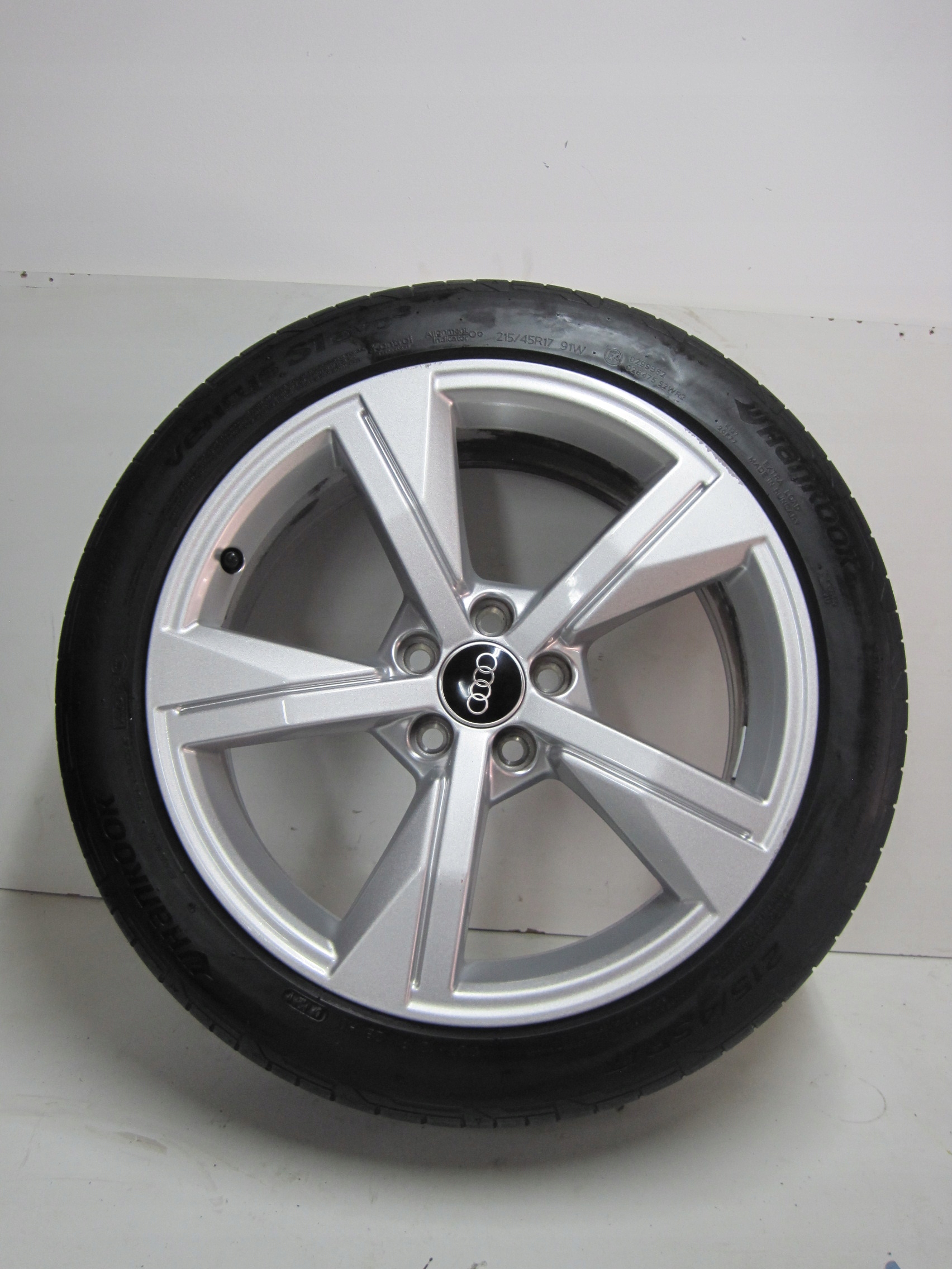 wheels discs tyres AUDI A1 82A R17 21R
