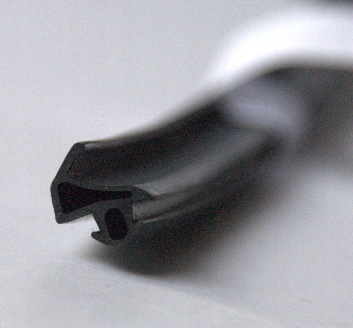 Uszczelka uszczelki okna PCV PLUS-TEC S-1155 10 mb Marka Stomil