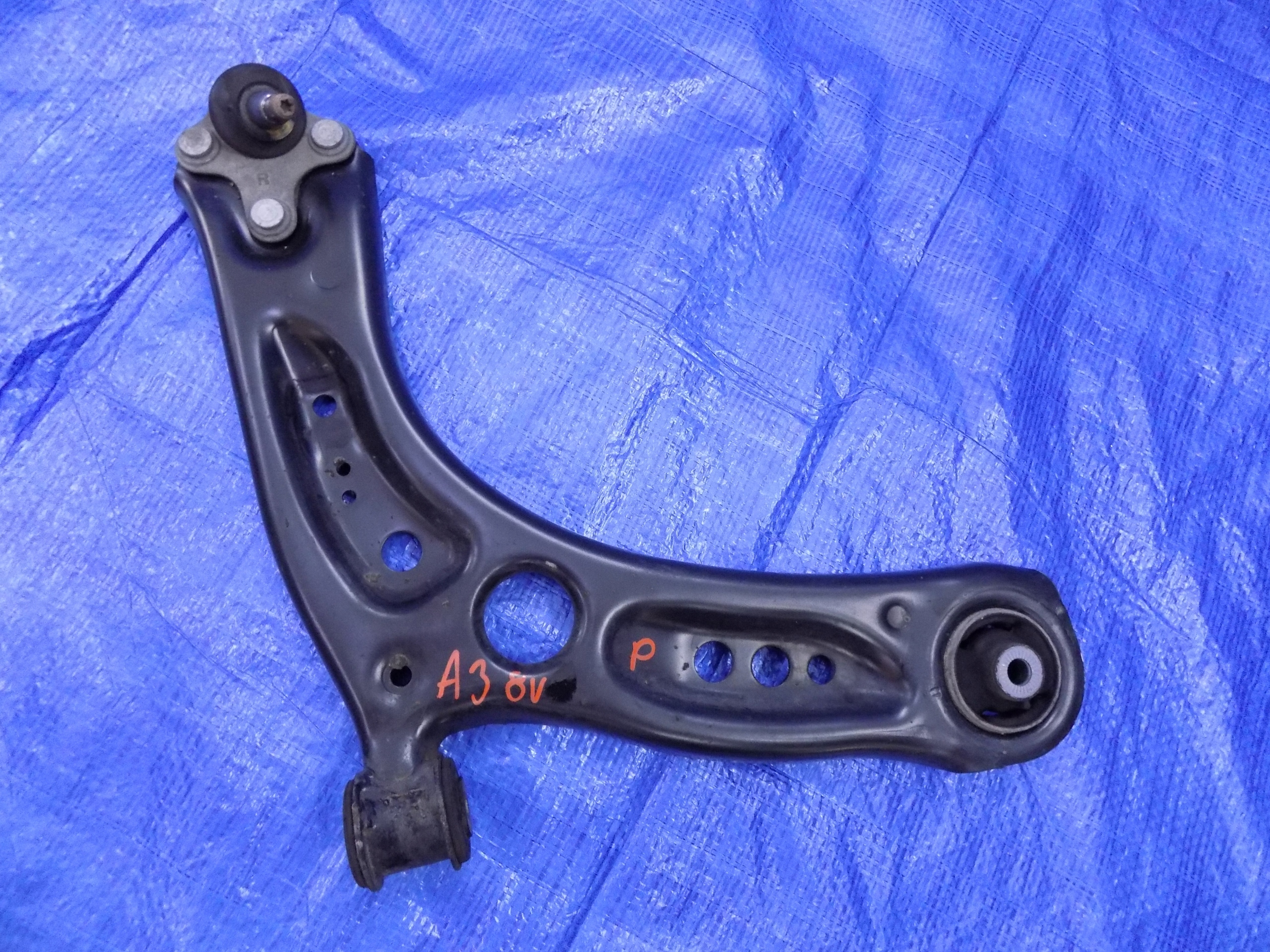 arm right front AUDI A3 8V 2,0TDI