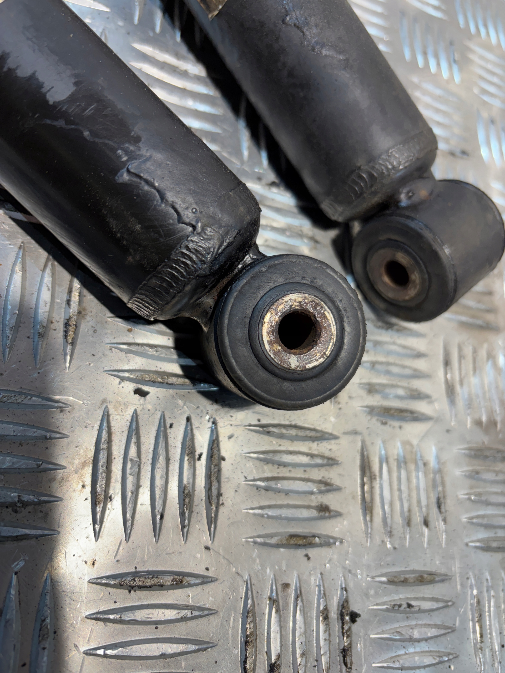 shock absorbers rear. Honda HR-V II 2