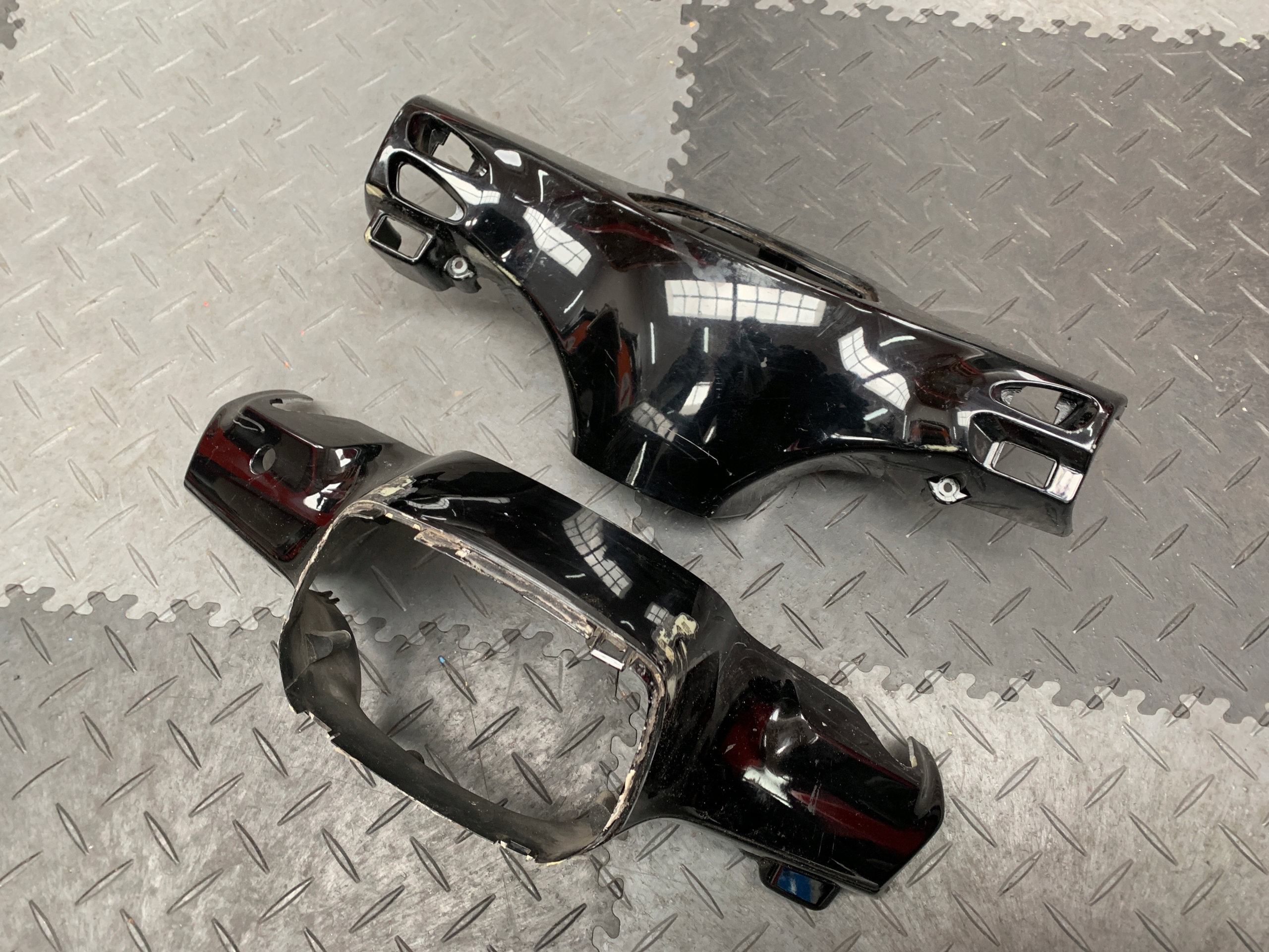 654263, 654264 - Vespa LX S корпус лампи лічильника 50 125 обтічник