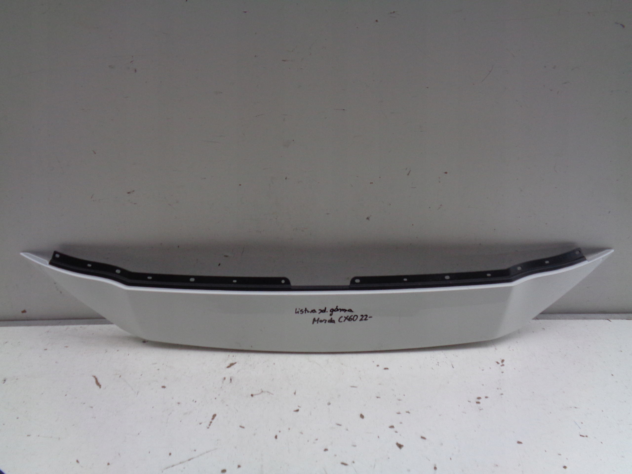 lišta nárazníku Horn maska MAZDA CX60 22