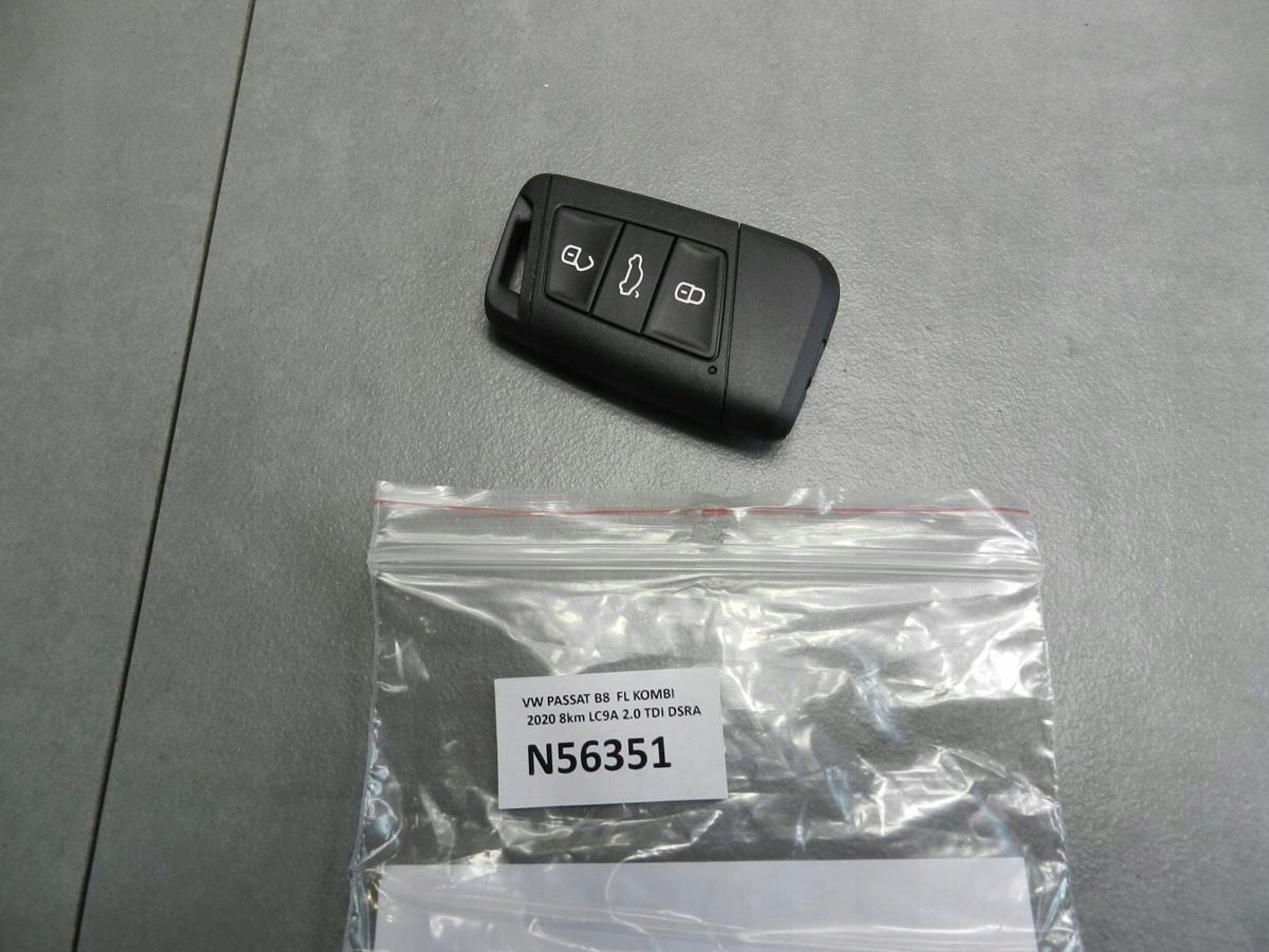 VW PASSAT B8 key PILOT 3G0800375DD