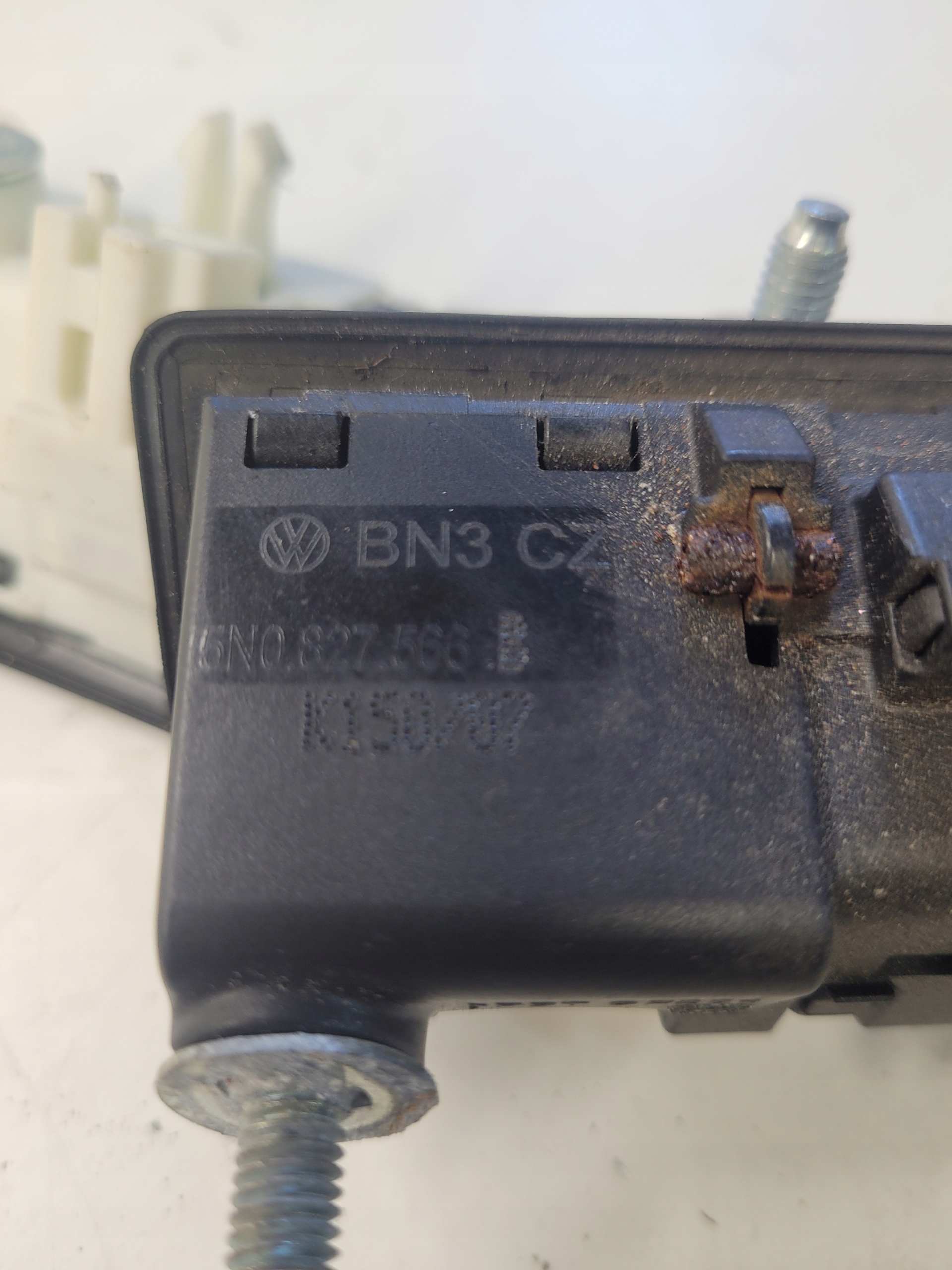 handle bonnet rear part AUDI A4 A5 A6 Q5 5N0827566B