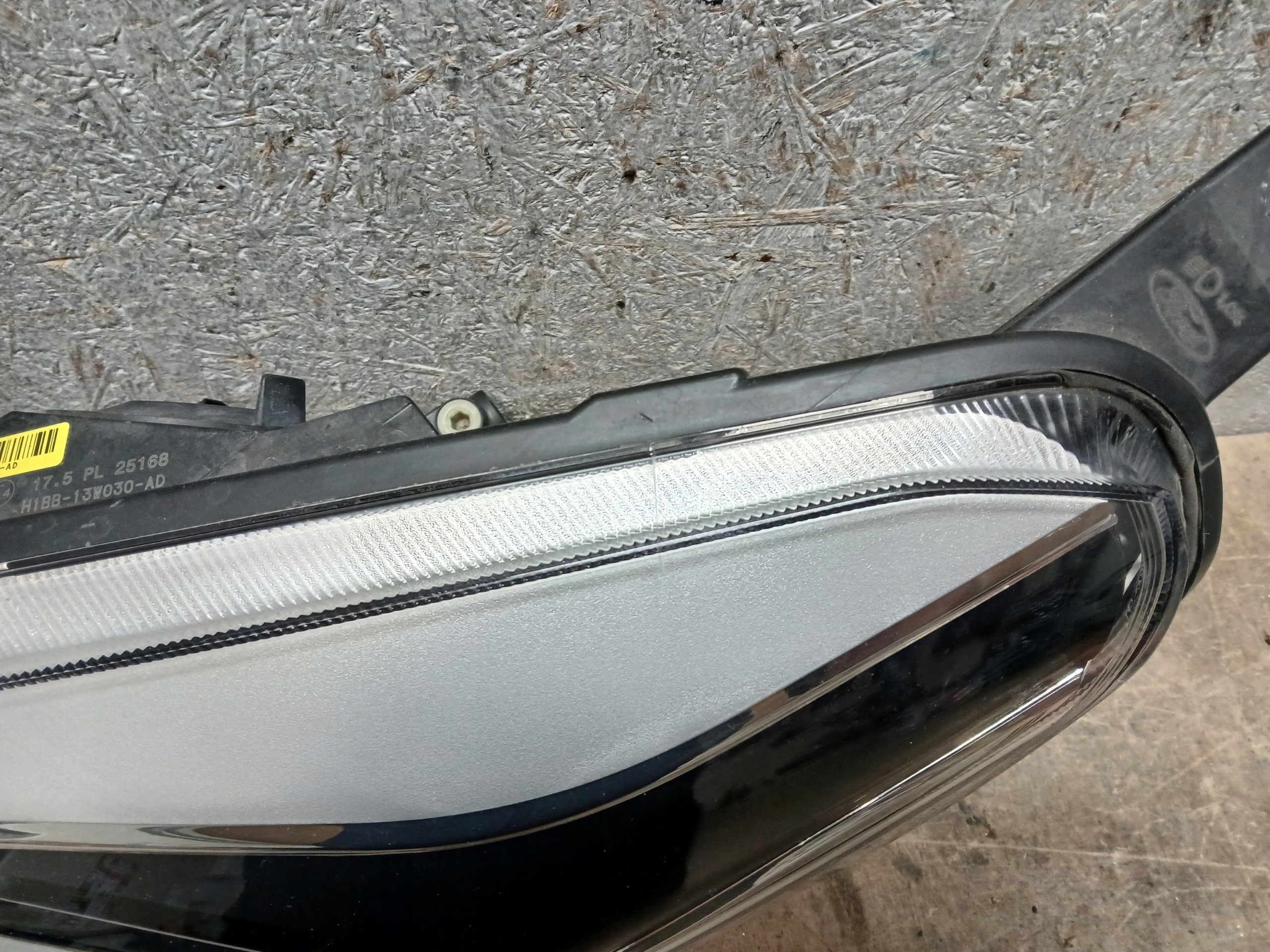 light front left FORD FIESTA MK8 17-21 H1BB-13W030-AD