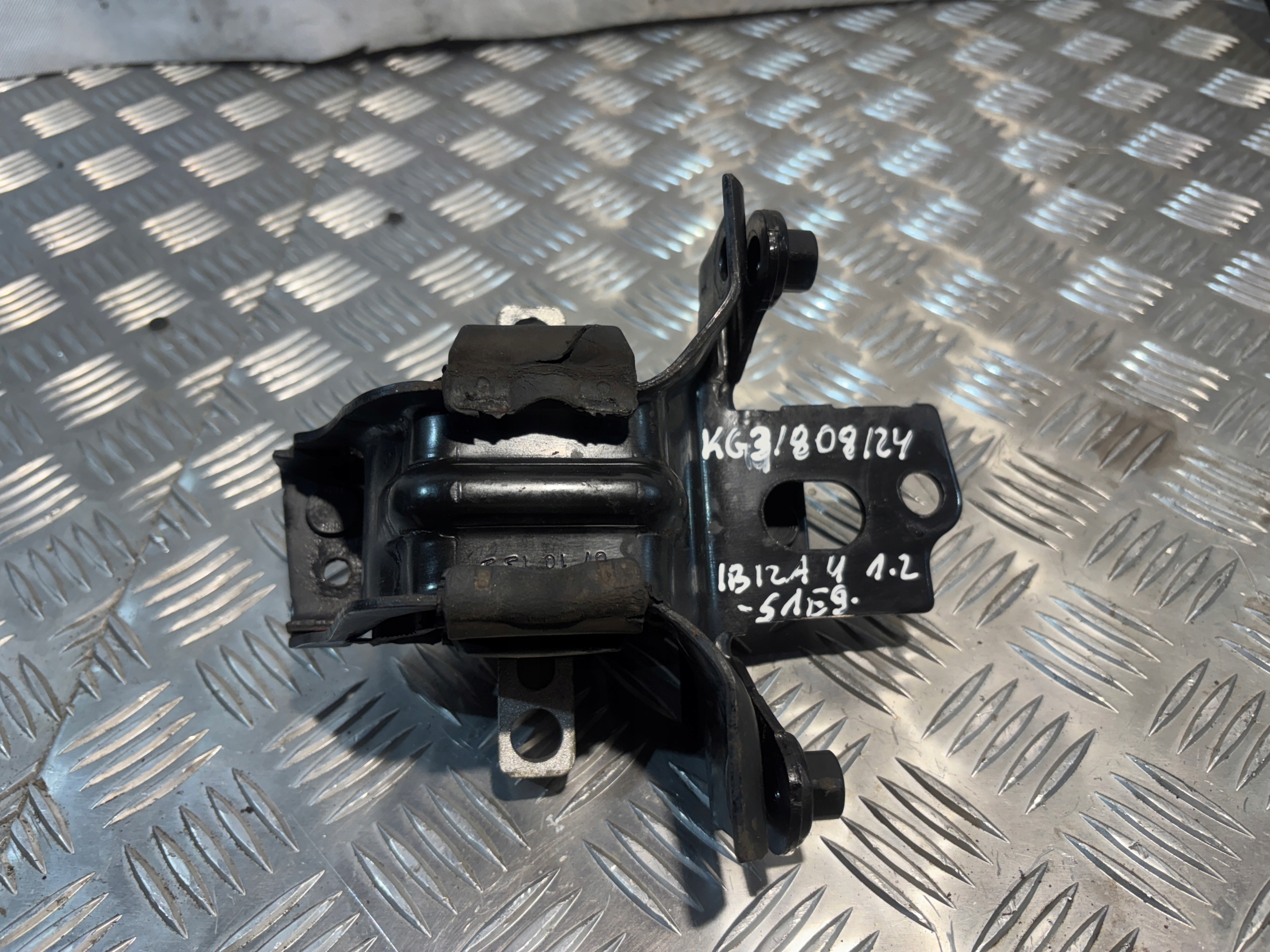 engine mount Seat Ibiza IV 4 1.2B 6Q0199555AR
