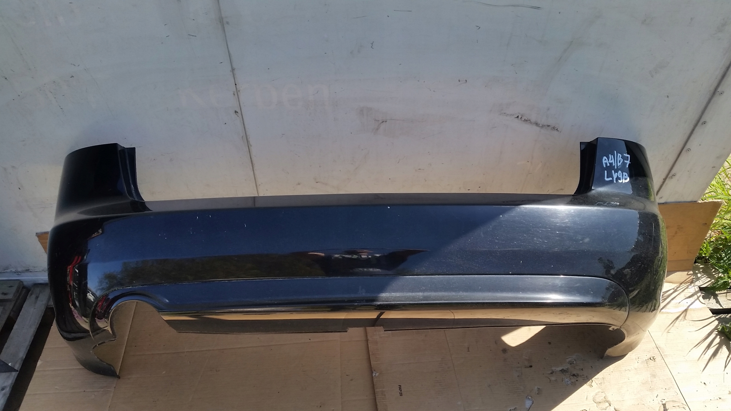 AUDI A4 B7 задній бампер LY9B 8E0807521