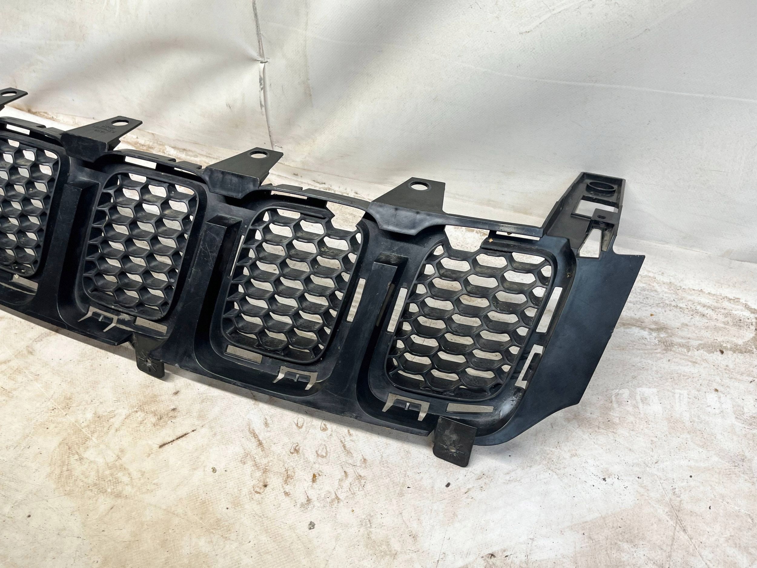 grille radiator (grill) JEEP COMPASS 53242881 @M