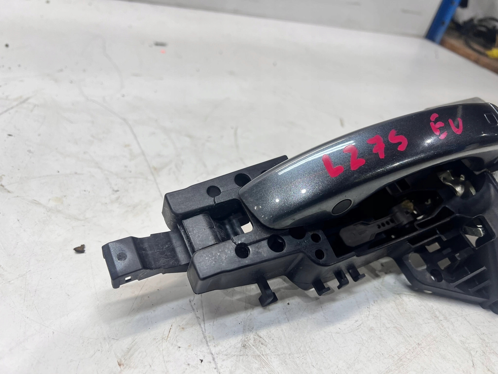 handle left AUDI A6 A7 4H1837885 LZ7S + lock cylinder 4G1837167