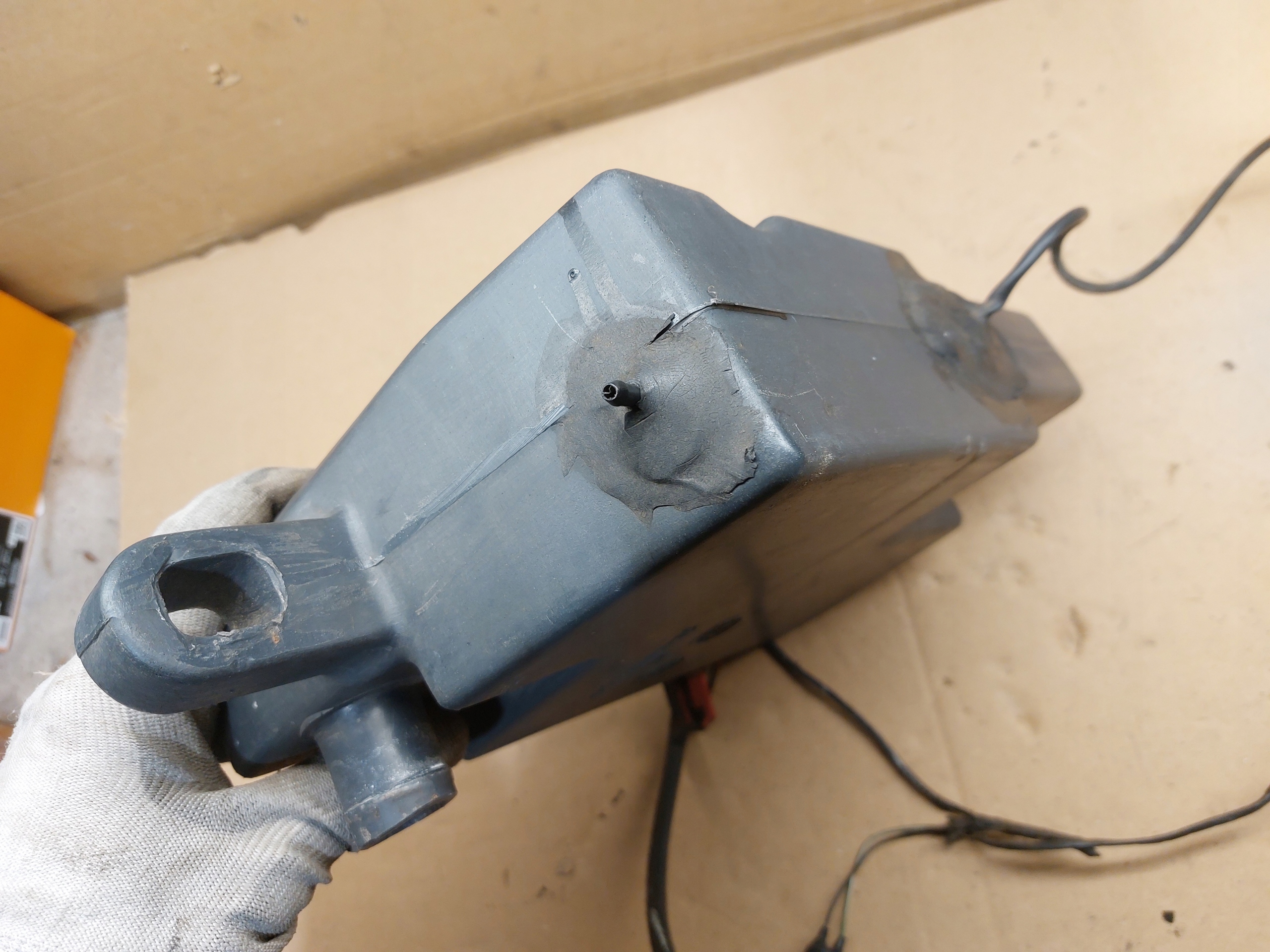 washer fluid tank ASTON MARTIN VANTAGE DB7 37-121069-AE