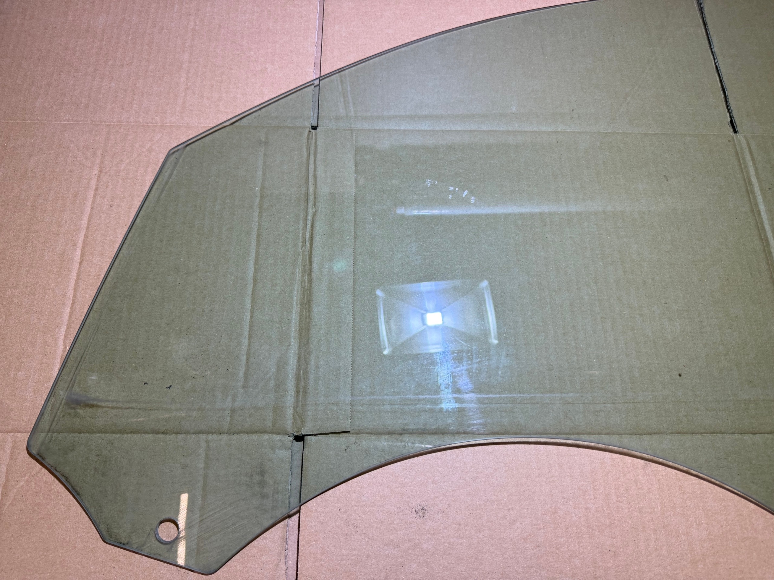 AUDI Q5 8R window left side door left front