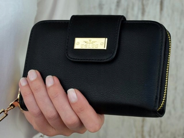 PORTFEL DAMSKI PODWÓJNY NA ZAMEK Wzór dominujący bez wzoru