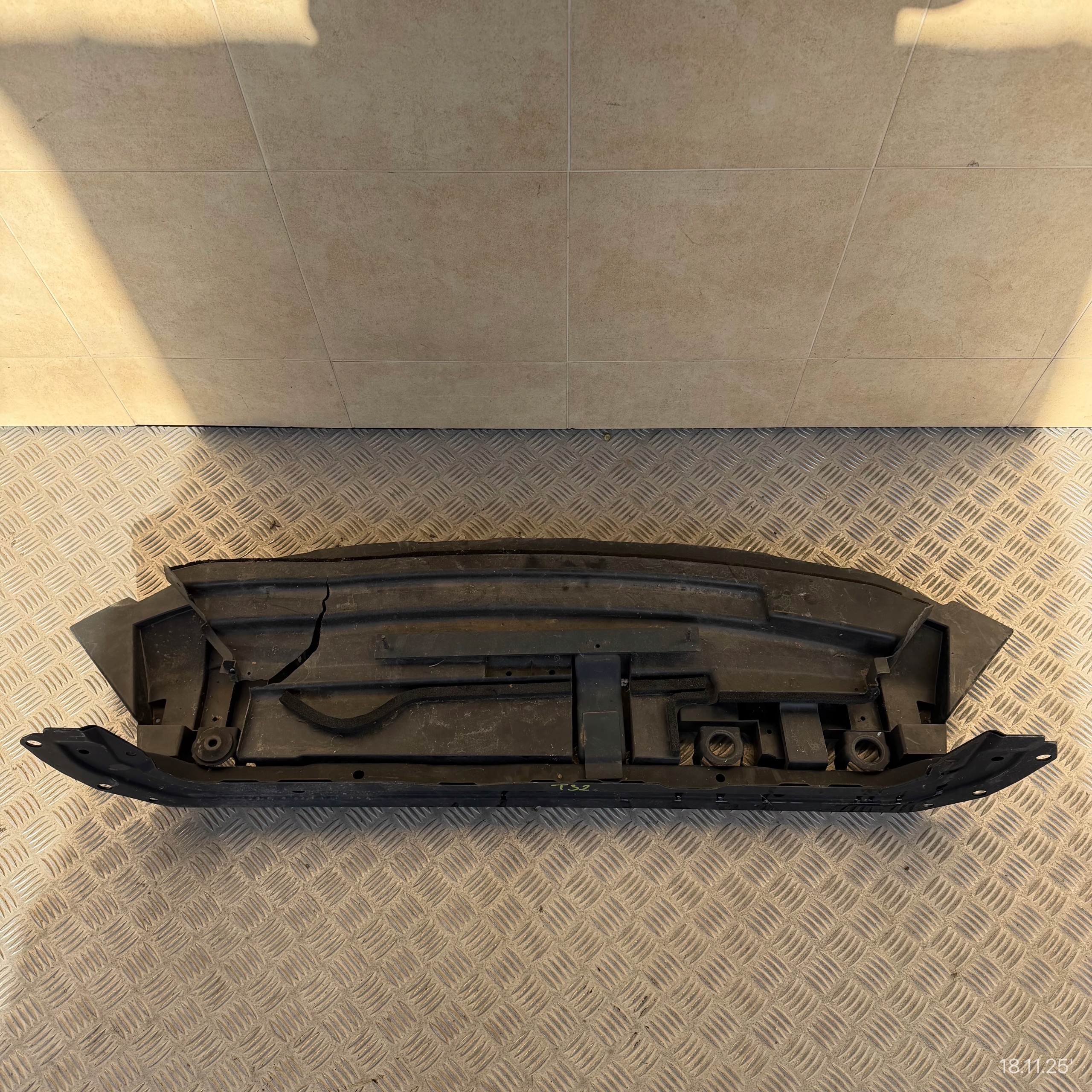 sider front lower pillar NISSAN X-TRAIL T32