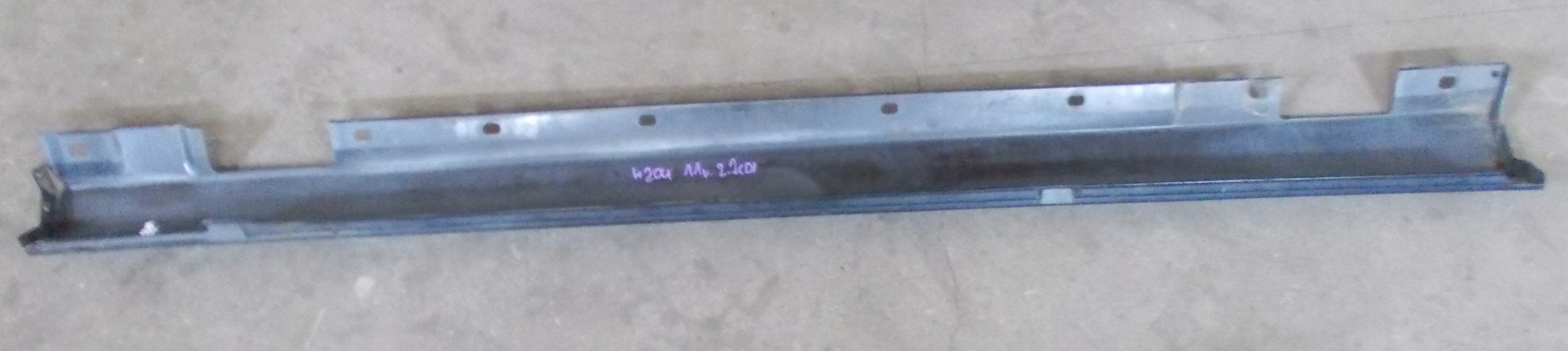 MERCEDES W204 2.2 CDI 11R moulding threshold left A2046900340