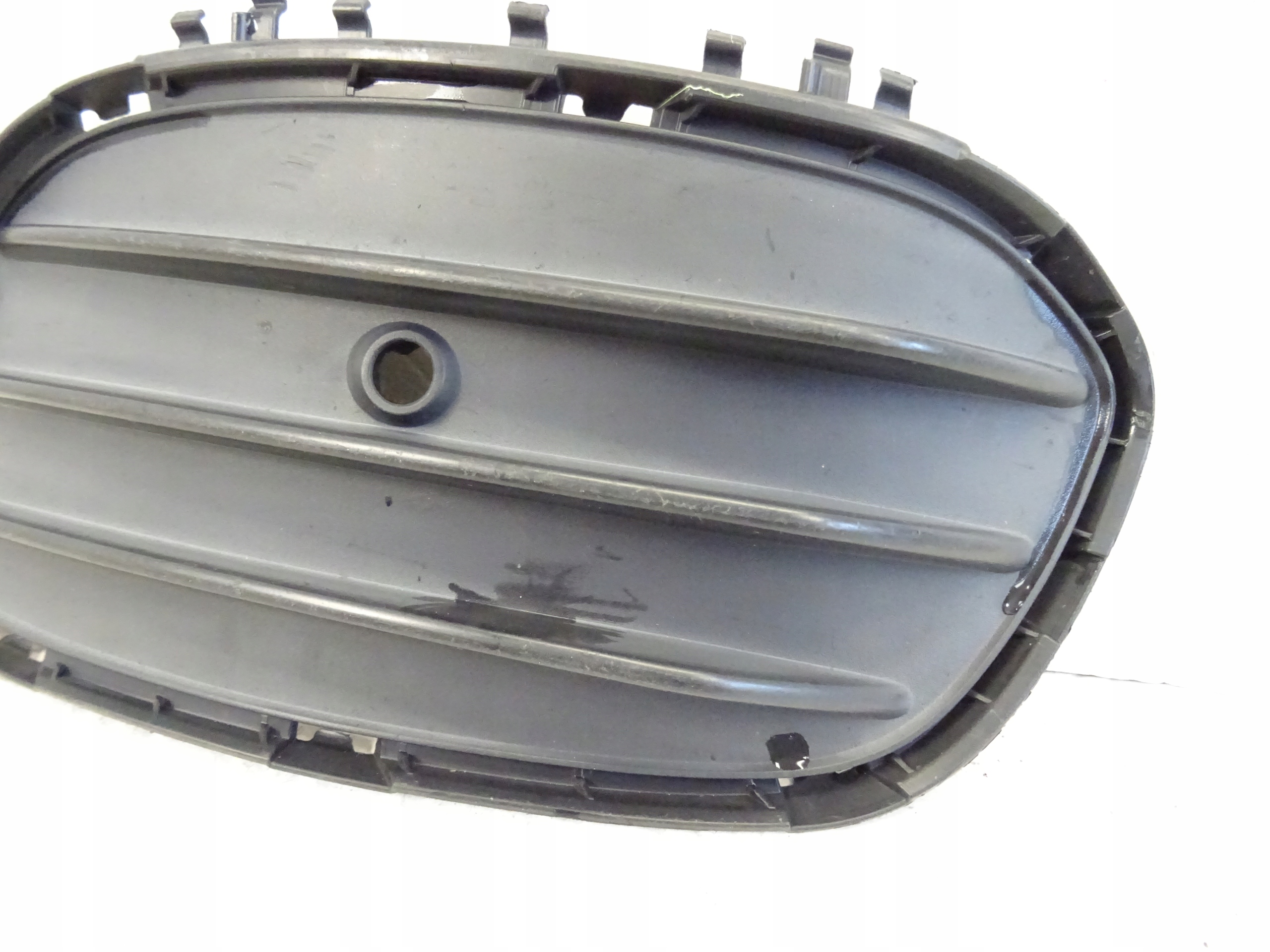 grid of a bumper right front MERCEDES GLA W156 A1568858800