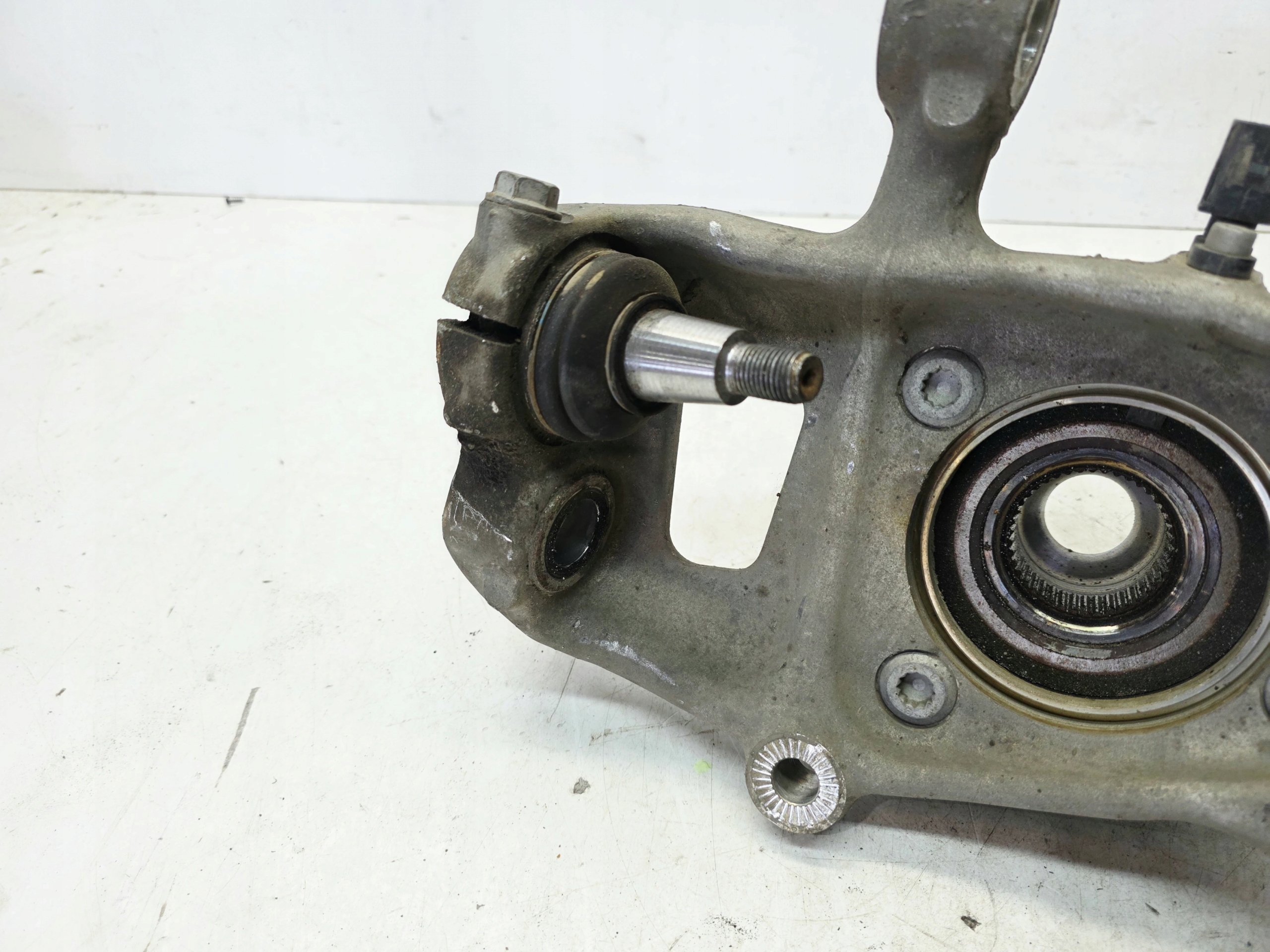 otoč čepu pravý předek AUDI A6 C8 4K0407242D 4K0407560D