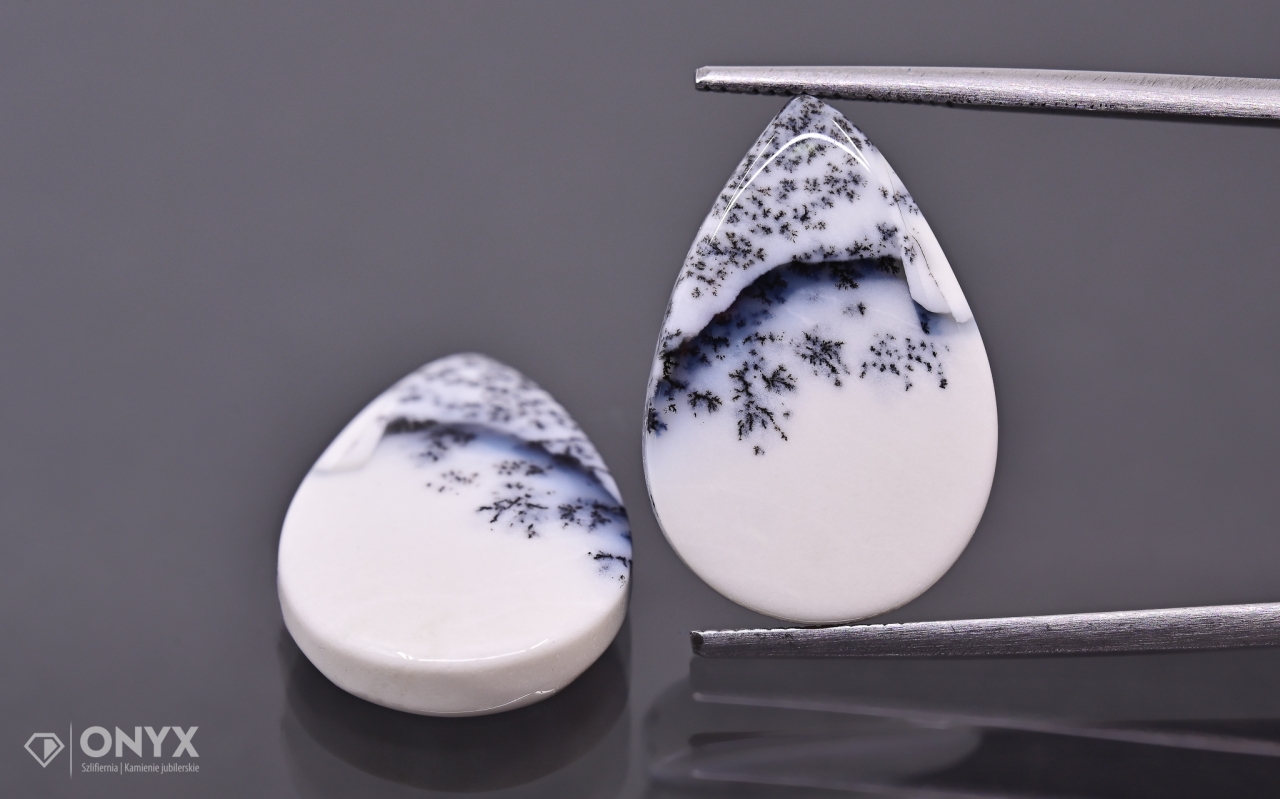 Dendritový achát z Turecka konvexní mělký Pár slza