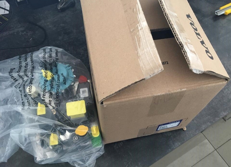 POMPA MODUL ADBLUE VOLVO FH4 RENAULT GAMA T euro 6 Weight with packaging 10 kg