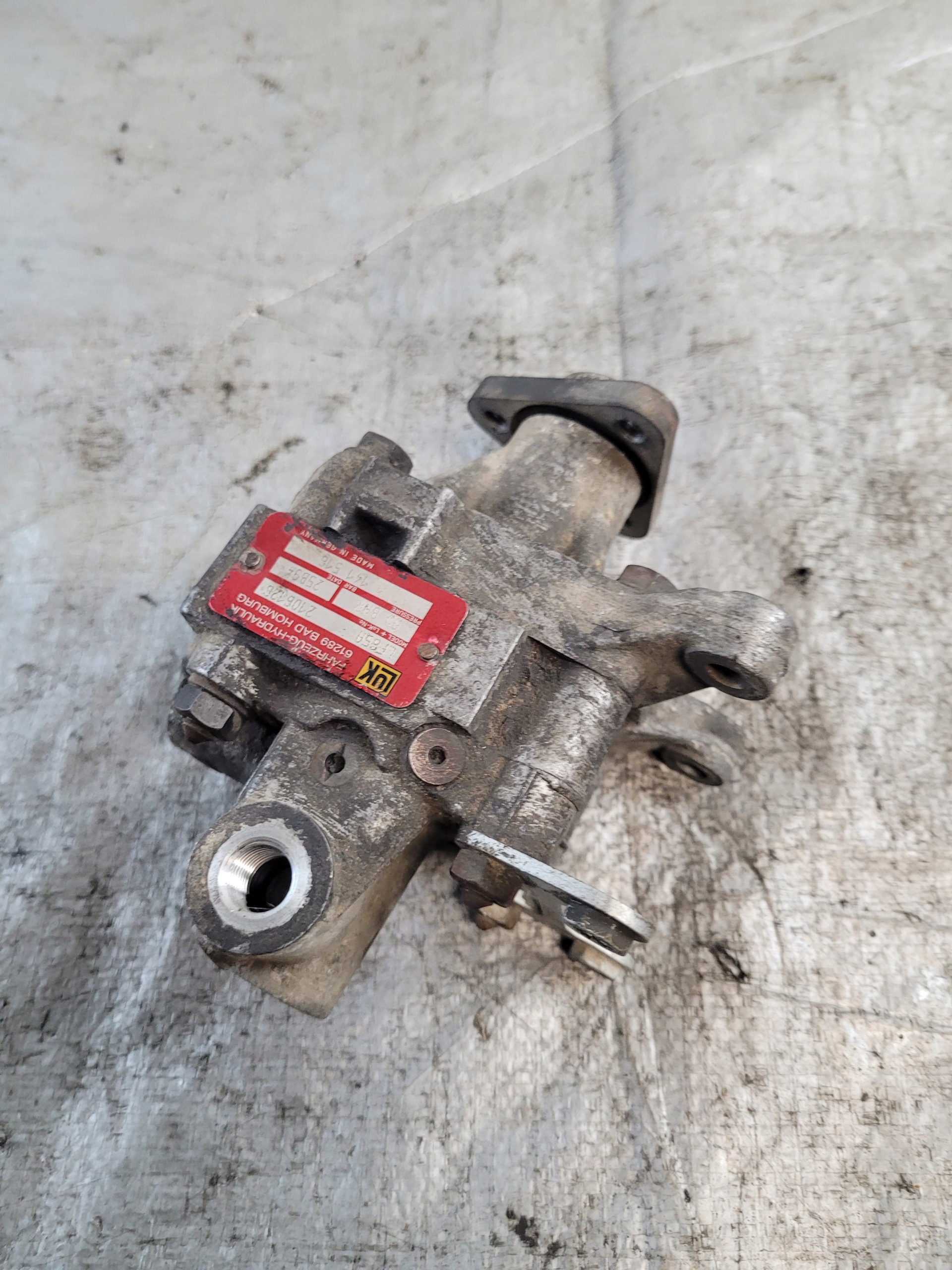 servo pump LUK OE 1141516 LFA65A 2106126 BMW 3 E36 1.6B