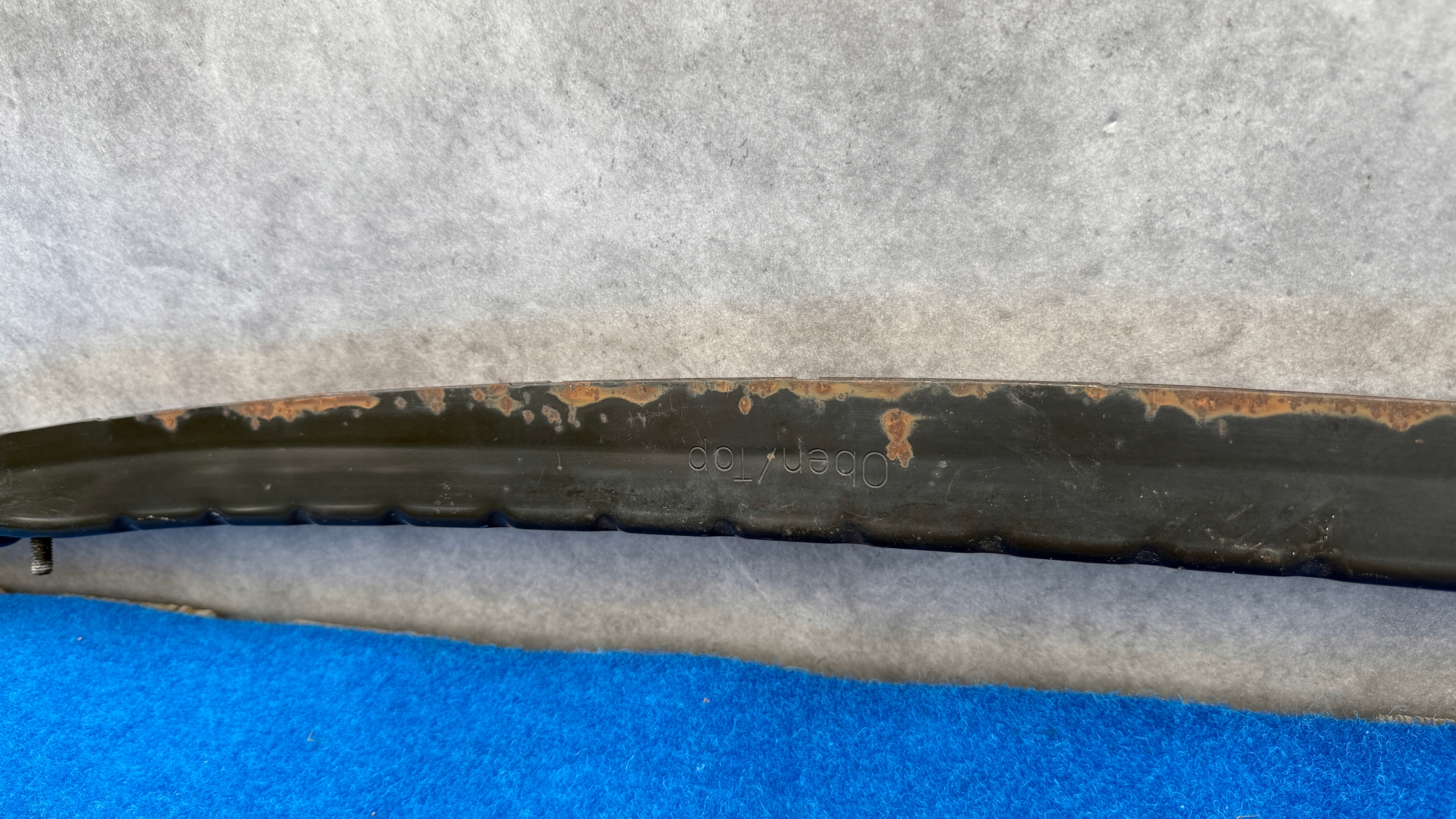 VW PASSAT B6 3C lower bumper support front pillar 3C0807093 KP13/X10D