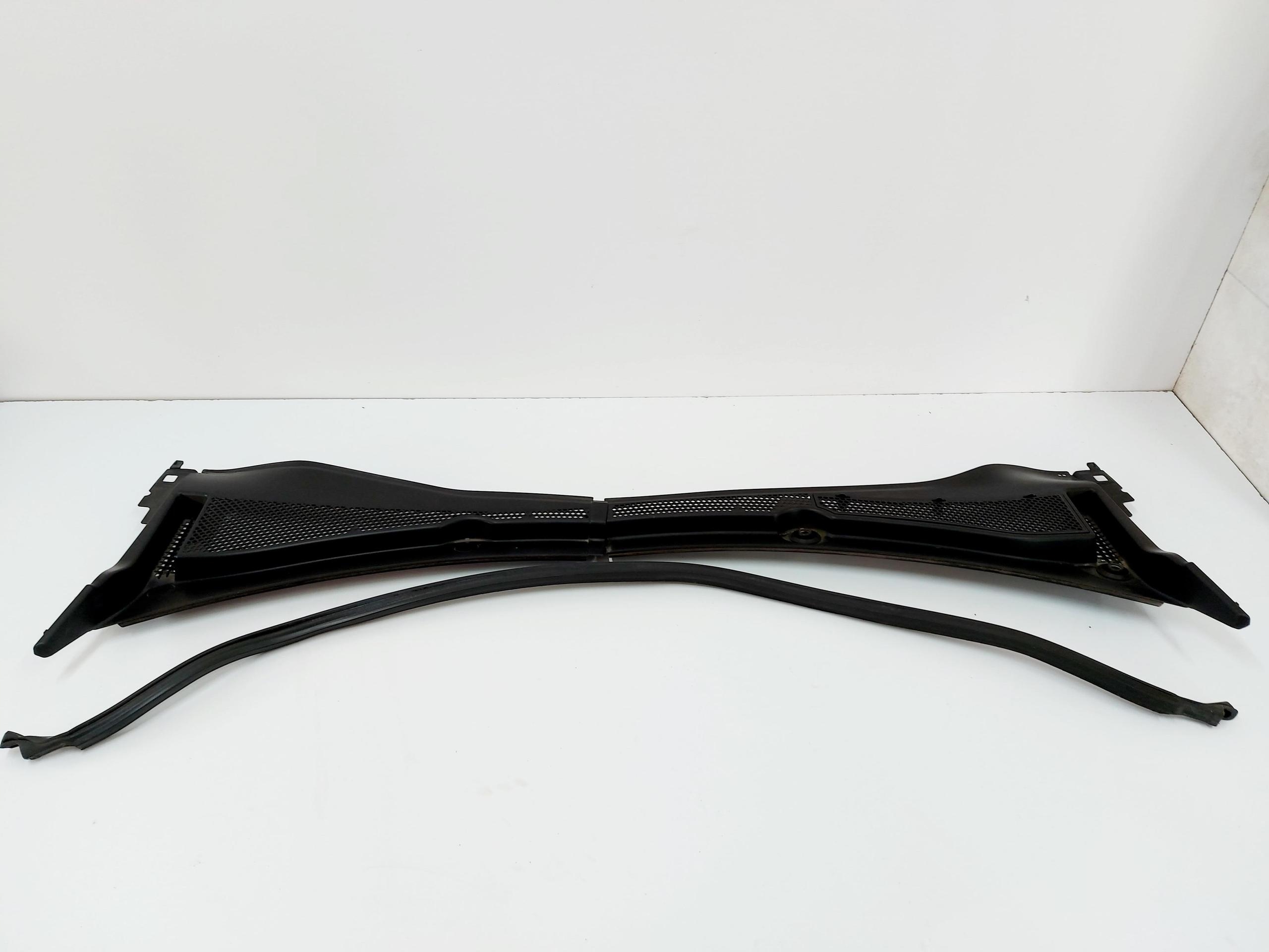 CITROEN C3 III 18r. Podszybie górne uszczelka 9811935477