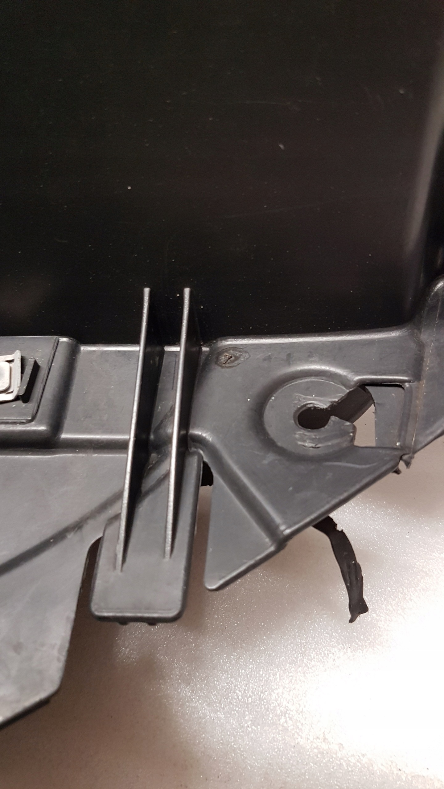 mudguard left front BMW 3 E90 E91 7059377 7172499