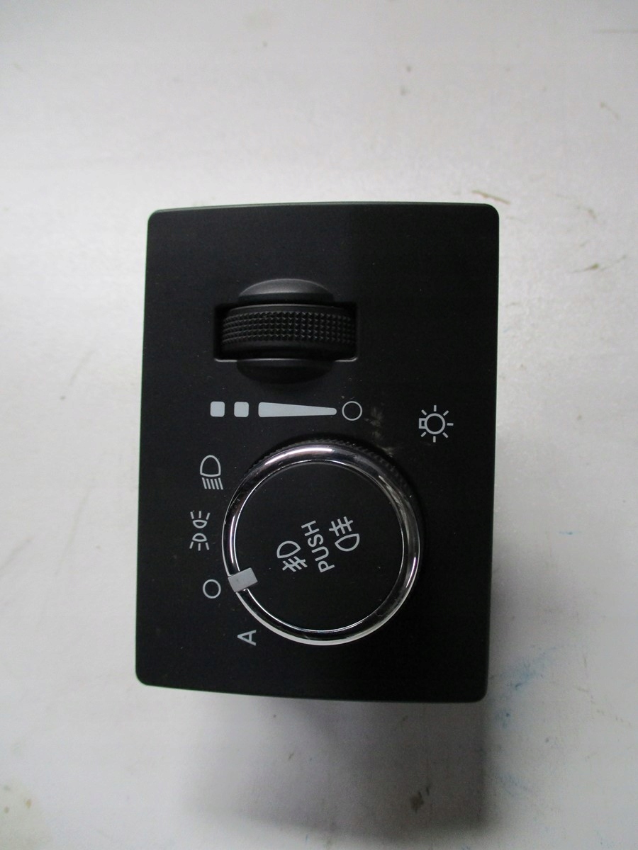 Przelacznik swiatel GRAND CHEROKEE P68189157AA
